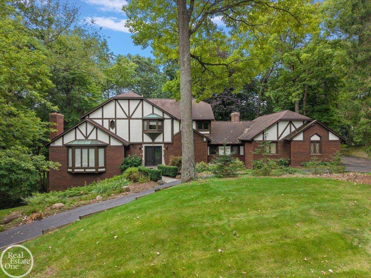 523 Ridgewood Road, Rochester, MI 48306 — photo 2