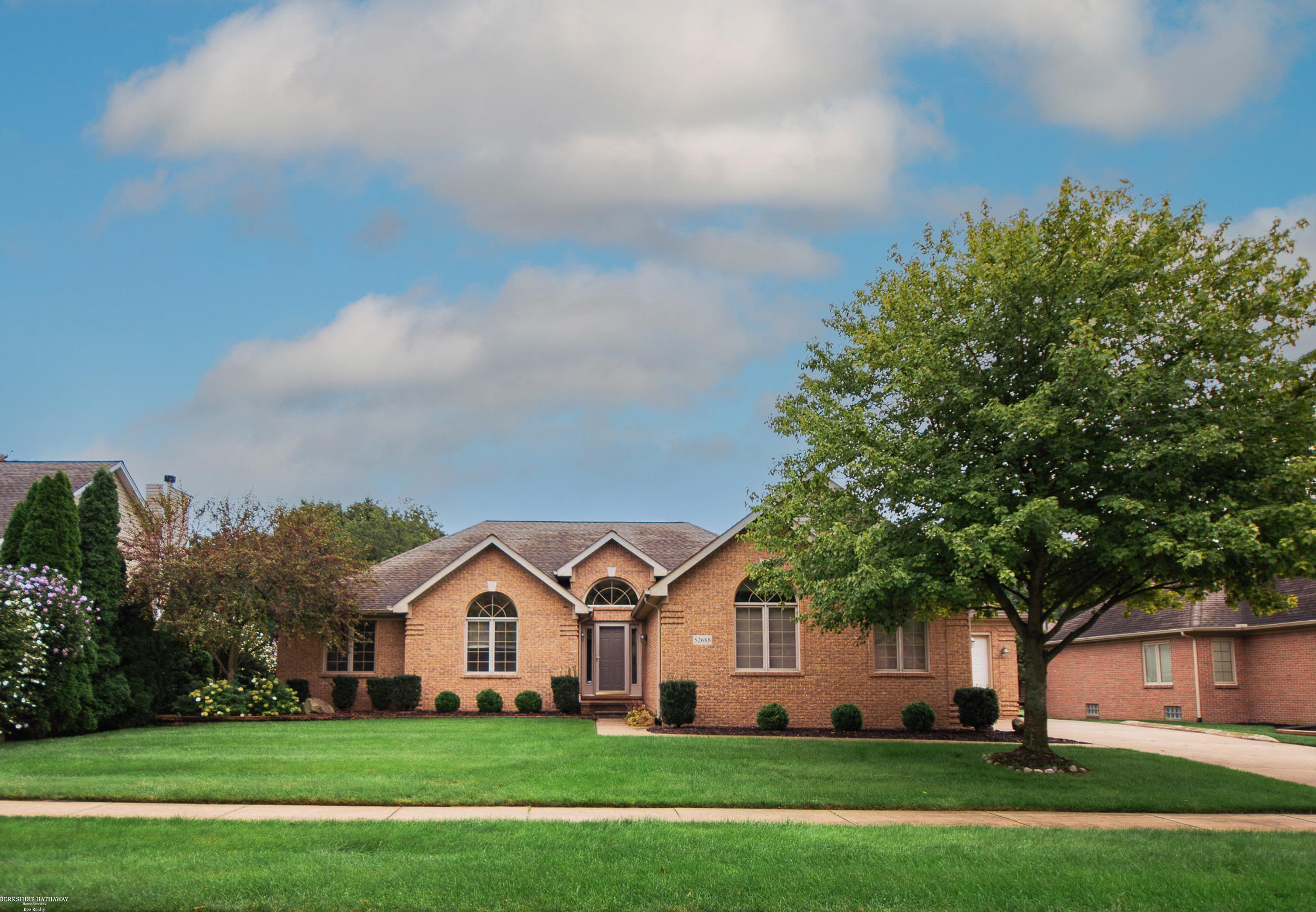52688 Clinton Oak Lane — photo