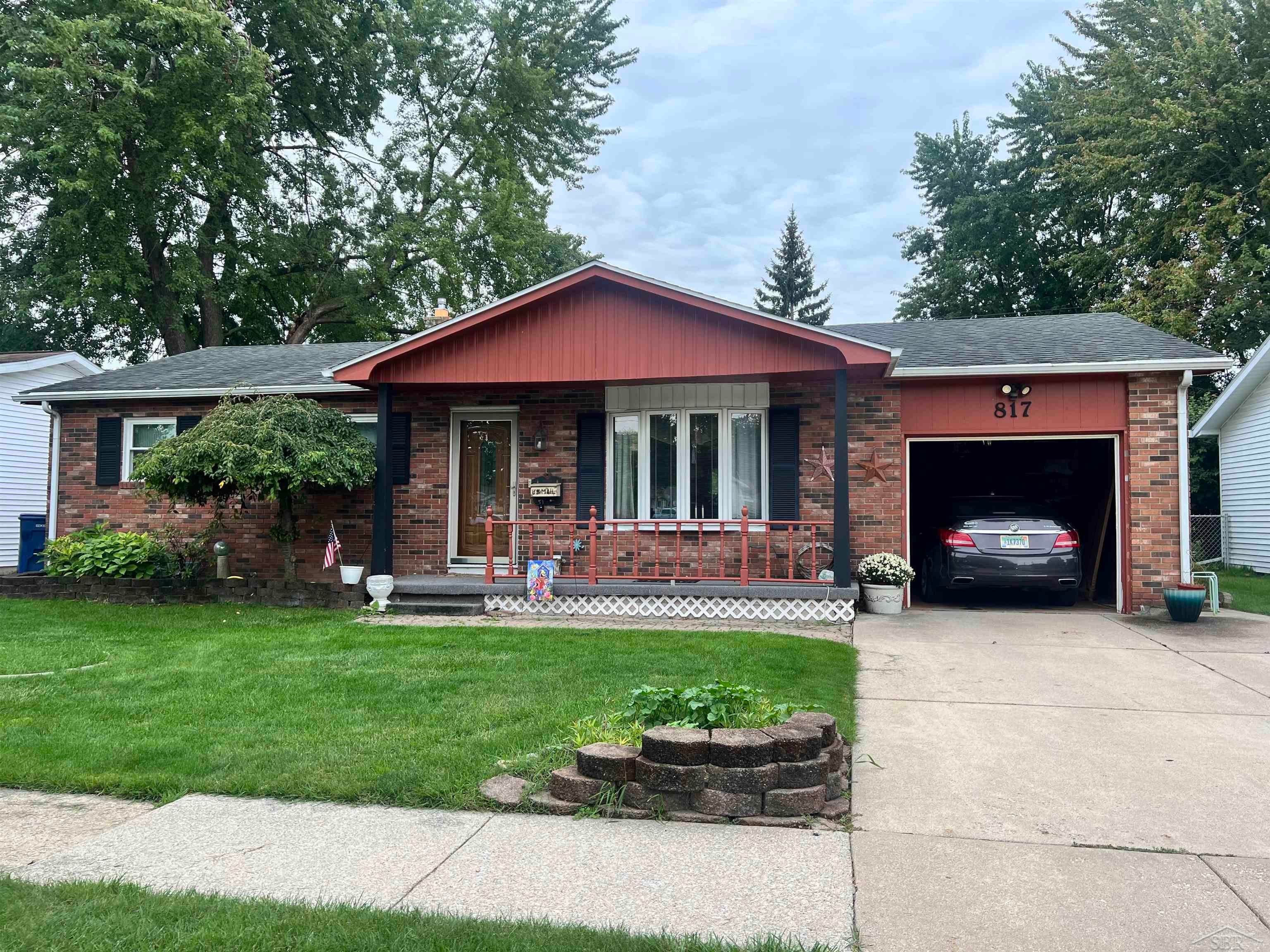 817 Piper Drive — photo