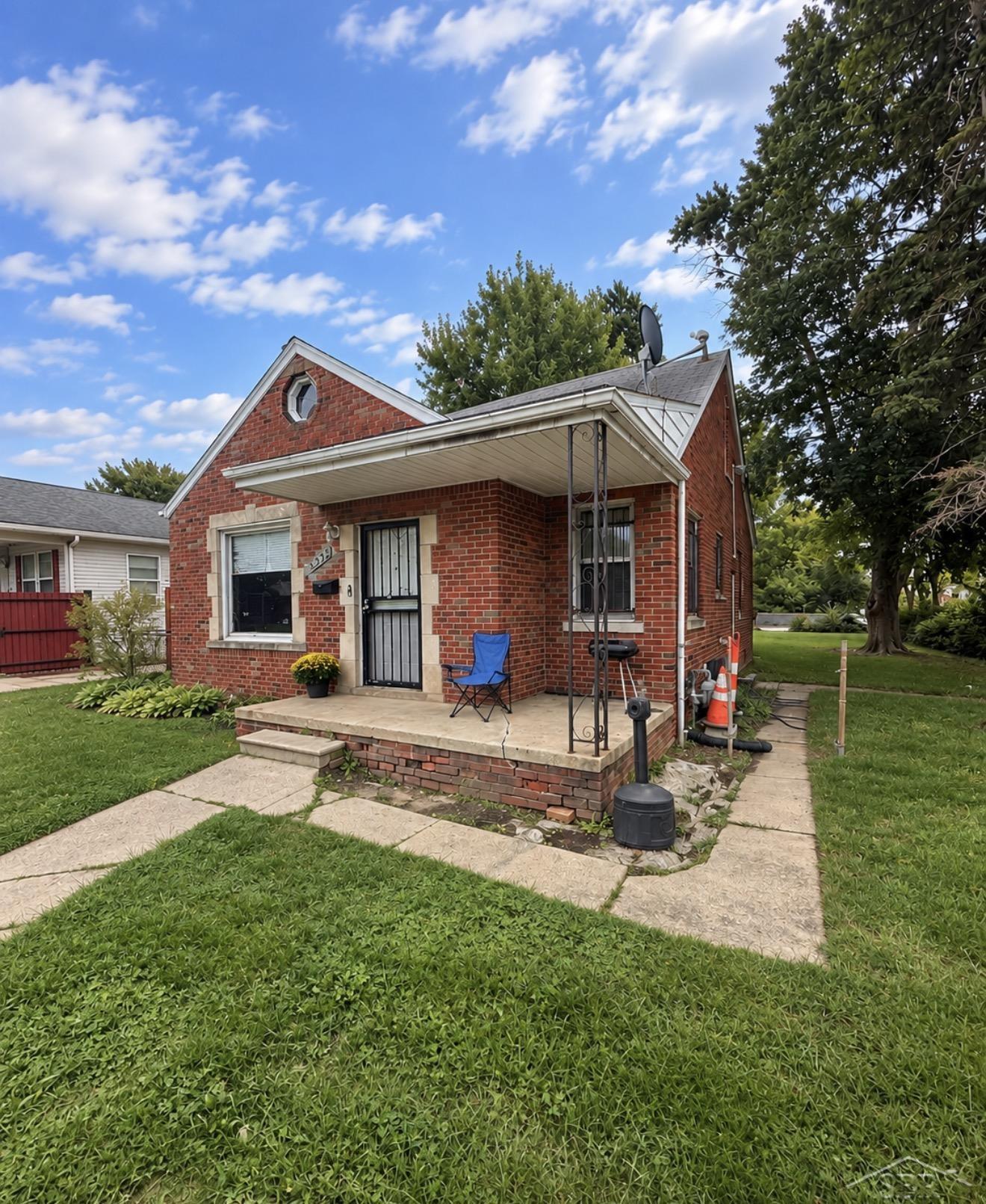 14200 Jane Street — photo