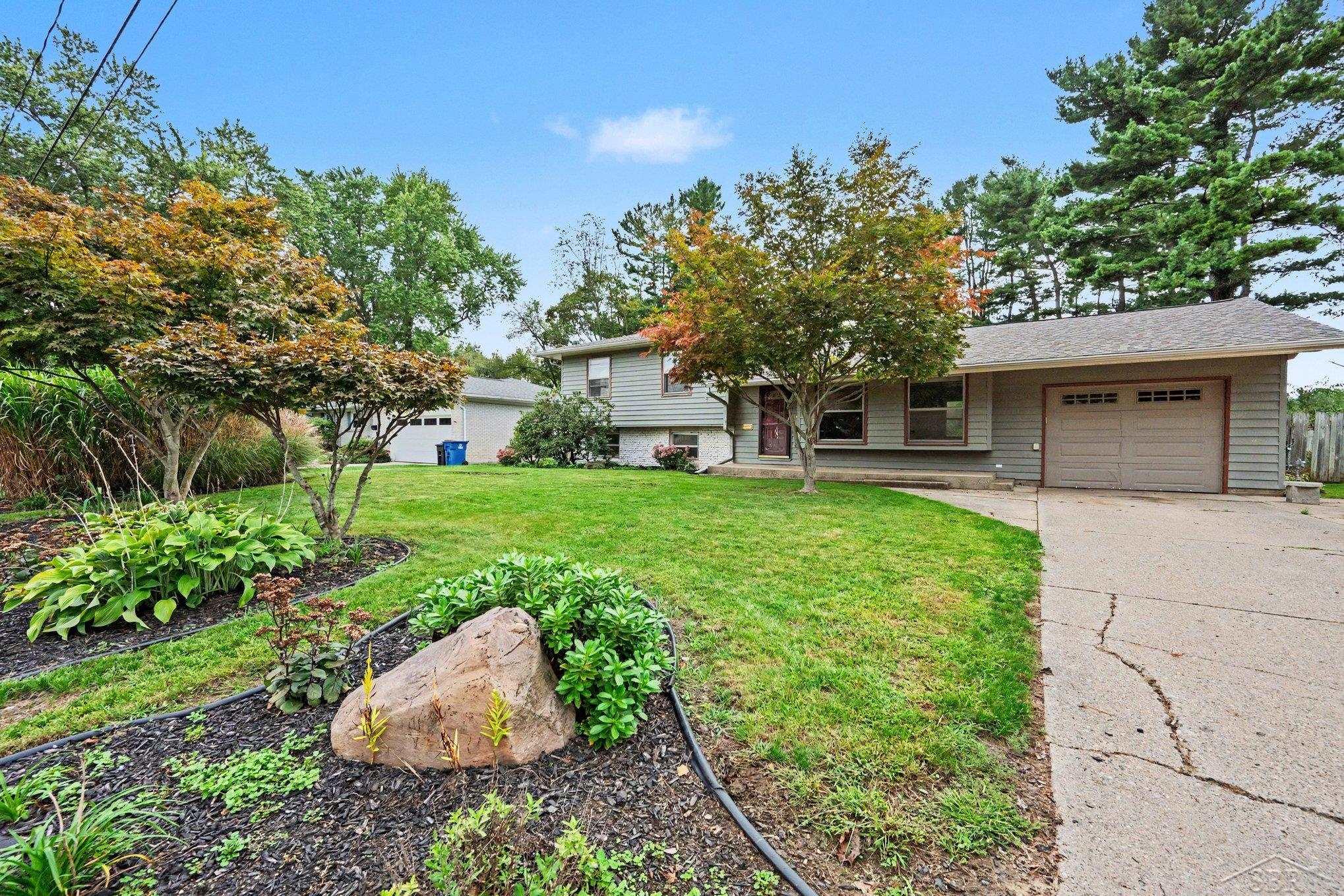 700 Knollwood Drive — photo
