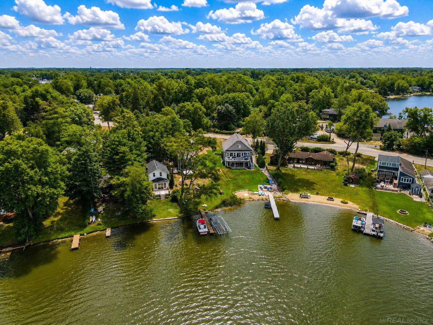 9322 Cedar Island Road — photo