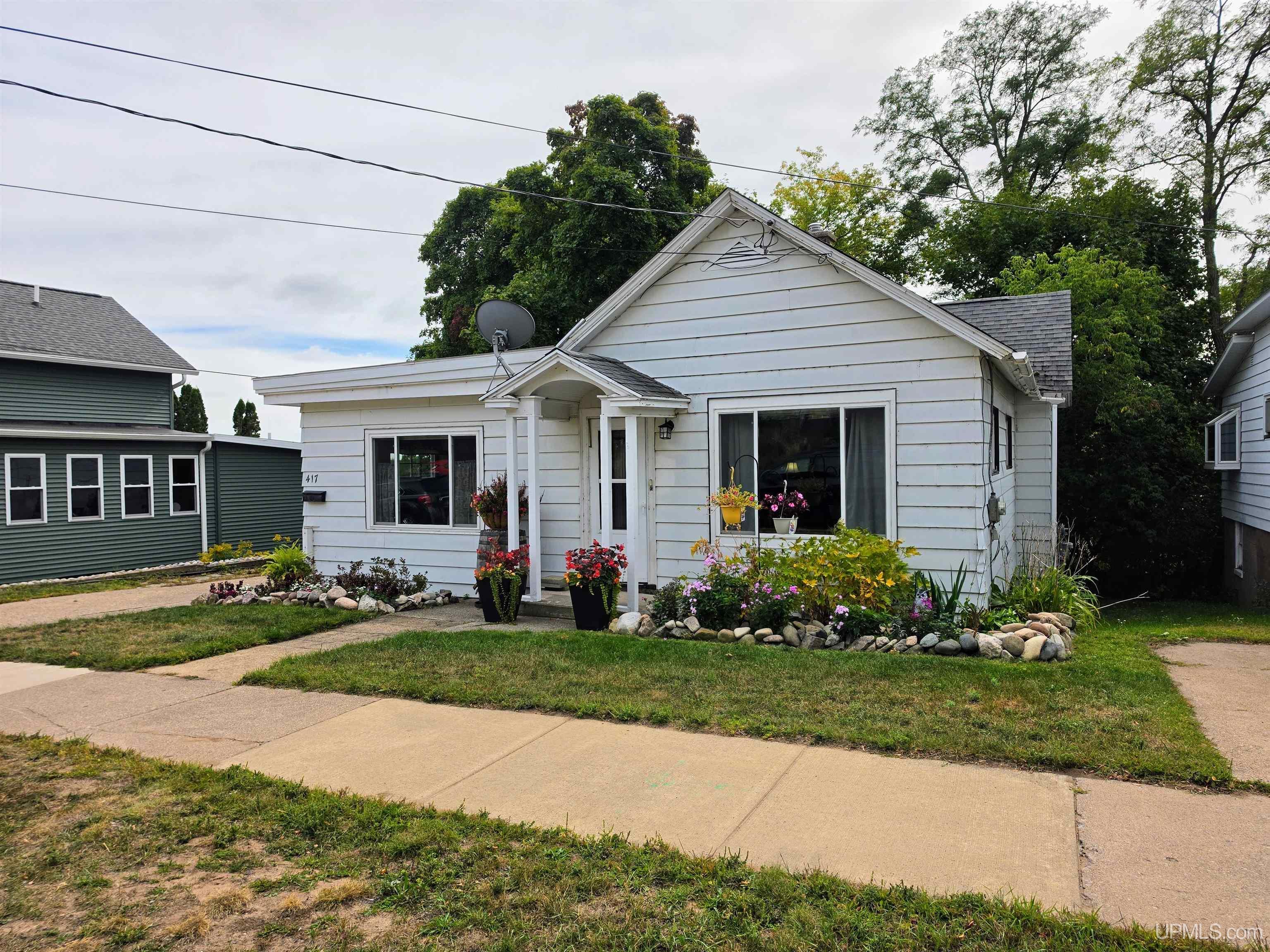 417 W Bluff Street — photo