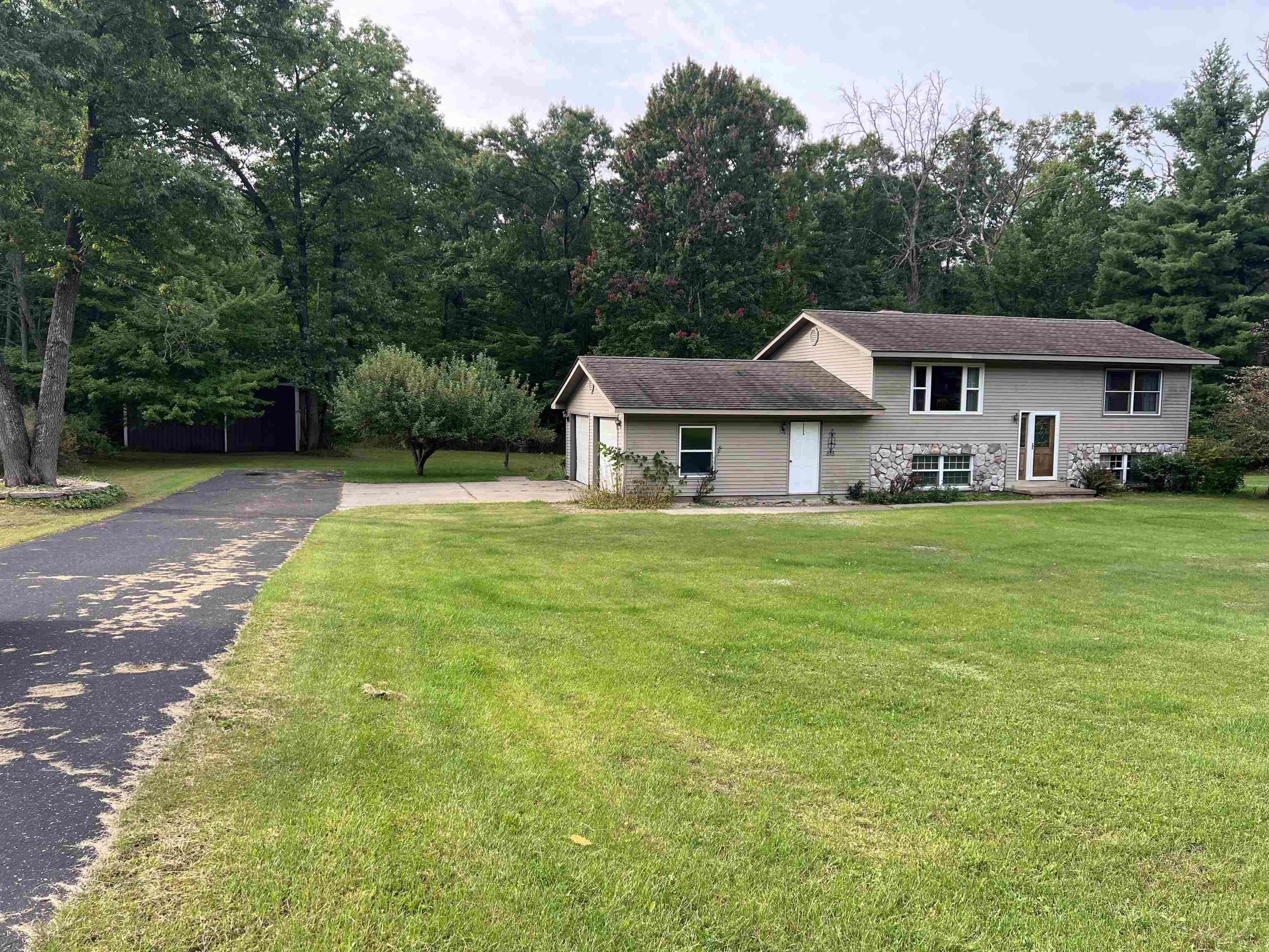 1140 E Townline Lake Road — photo