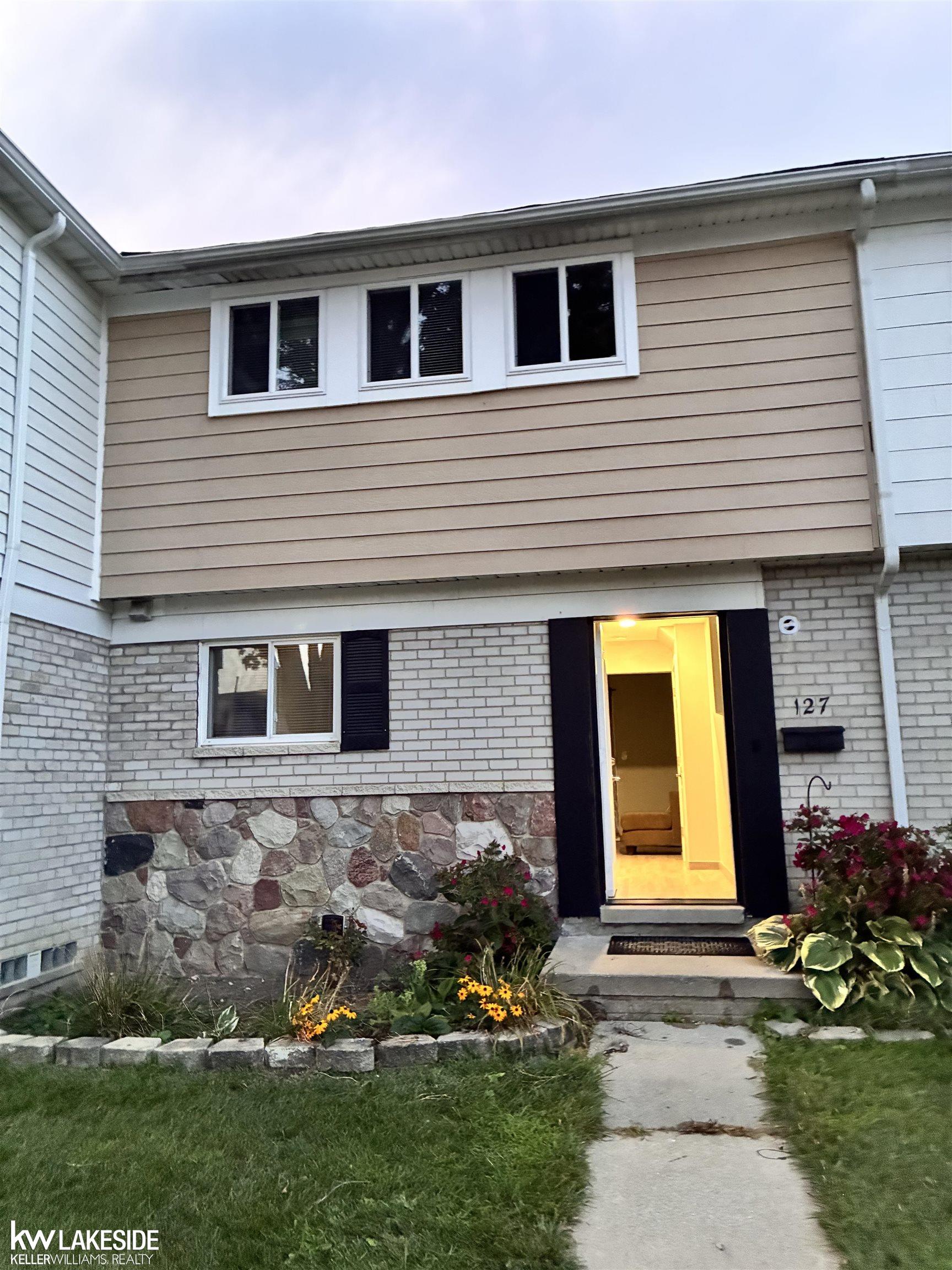 127 Mark Drive — photo