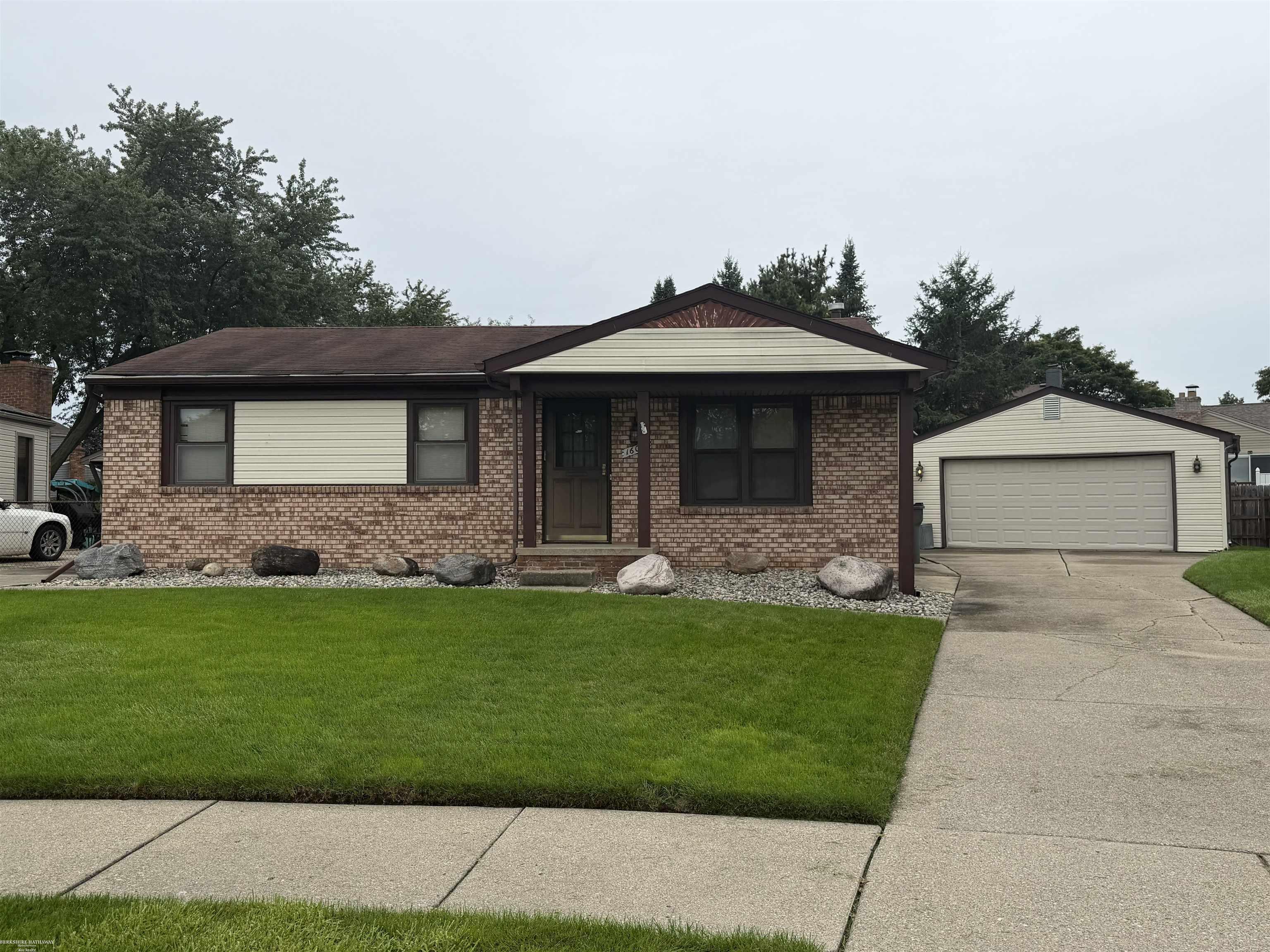 16079 Touraine Drive — photo