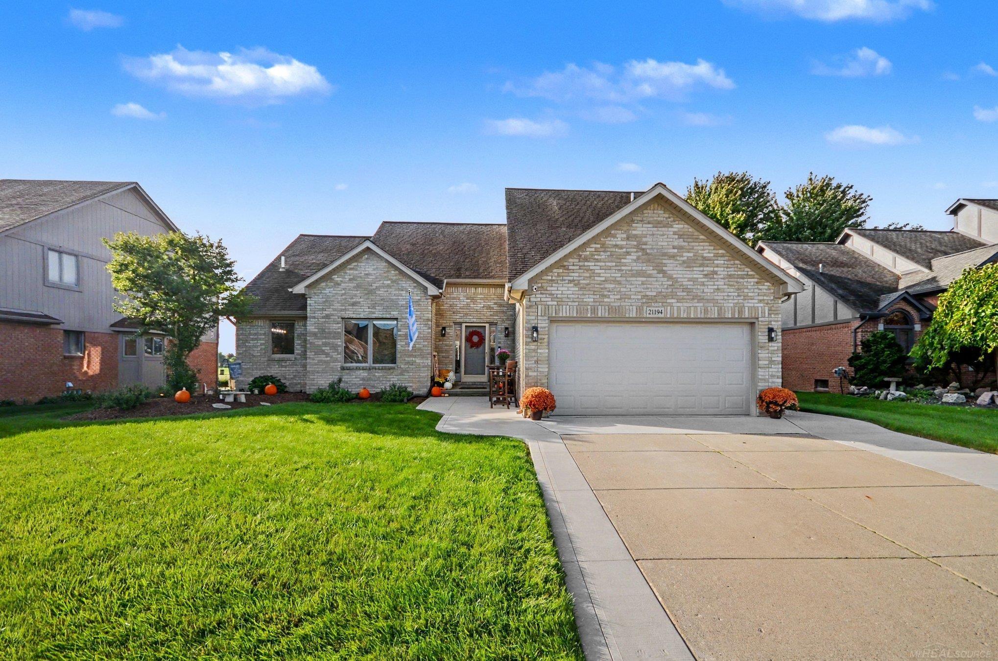 21194 Fairfield Drive — photo