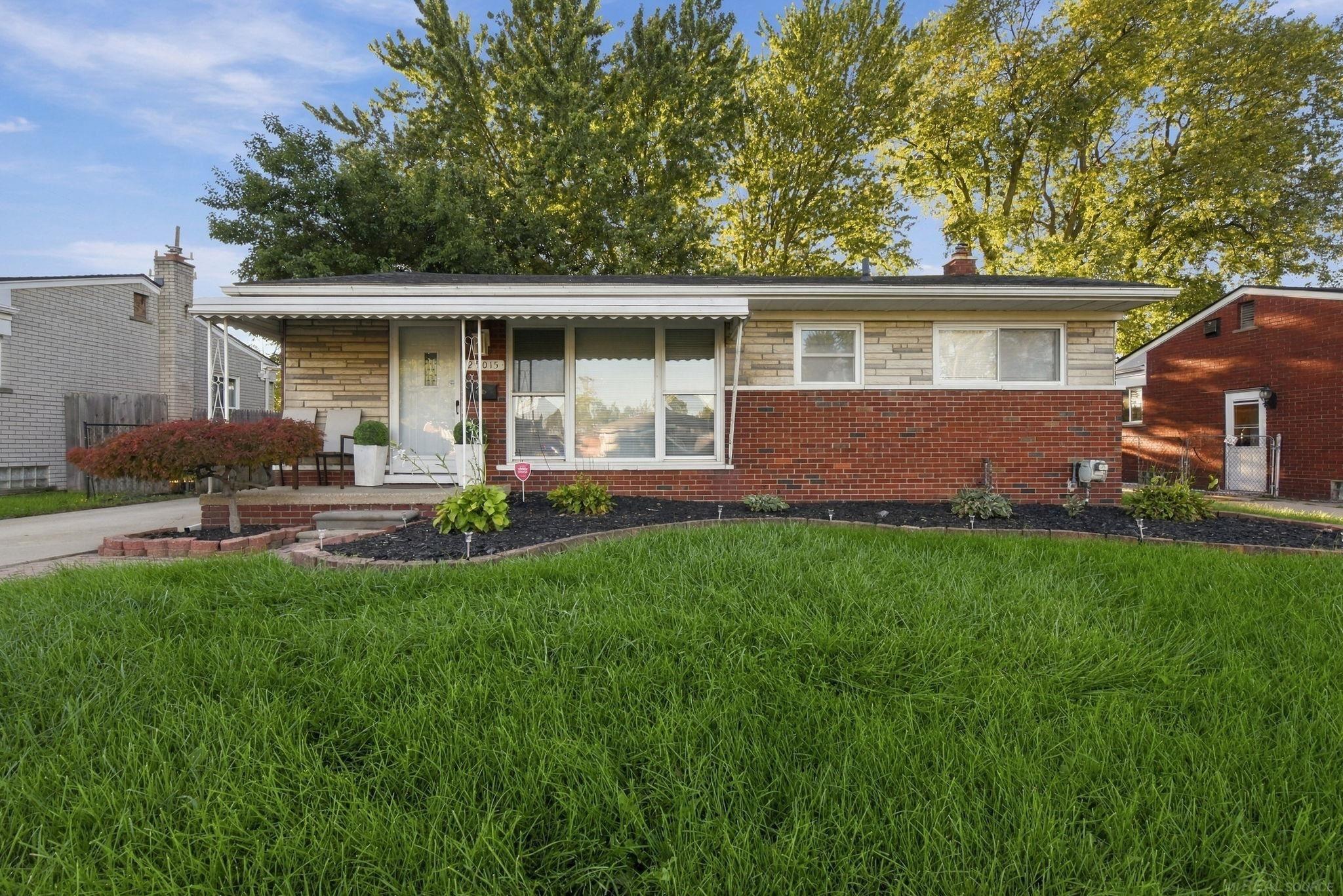 25015 Wagner Avenue — photo