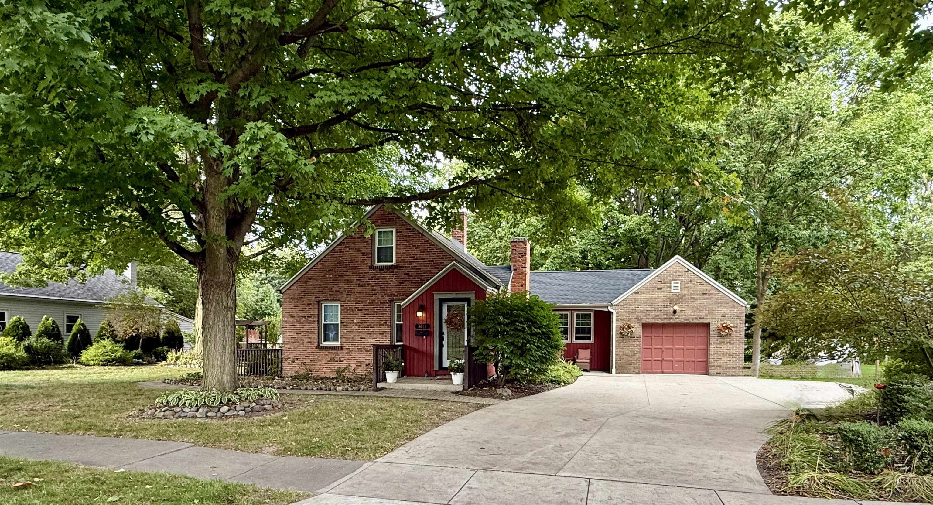 3811 Salem Street — photo