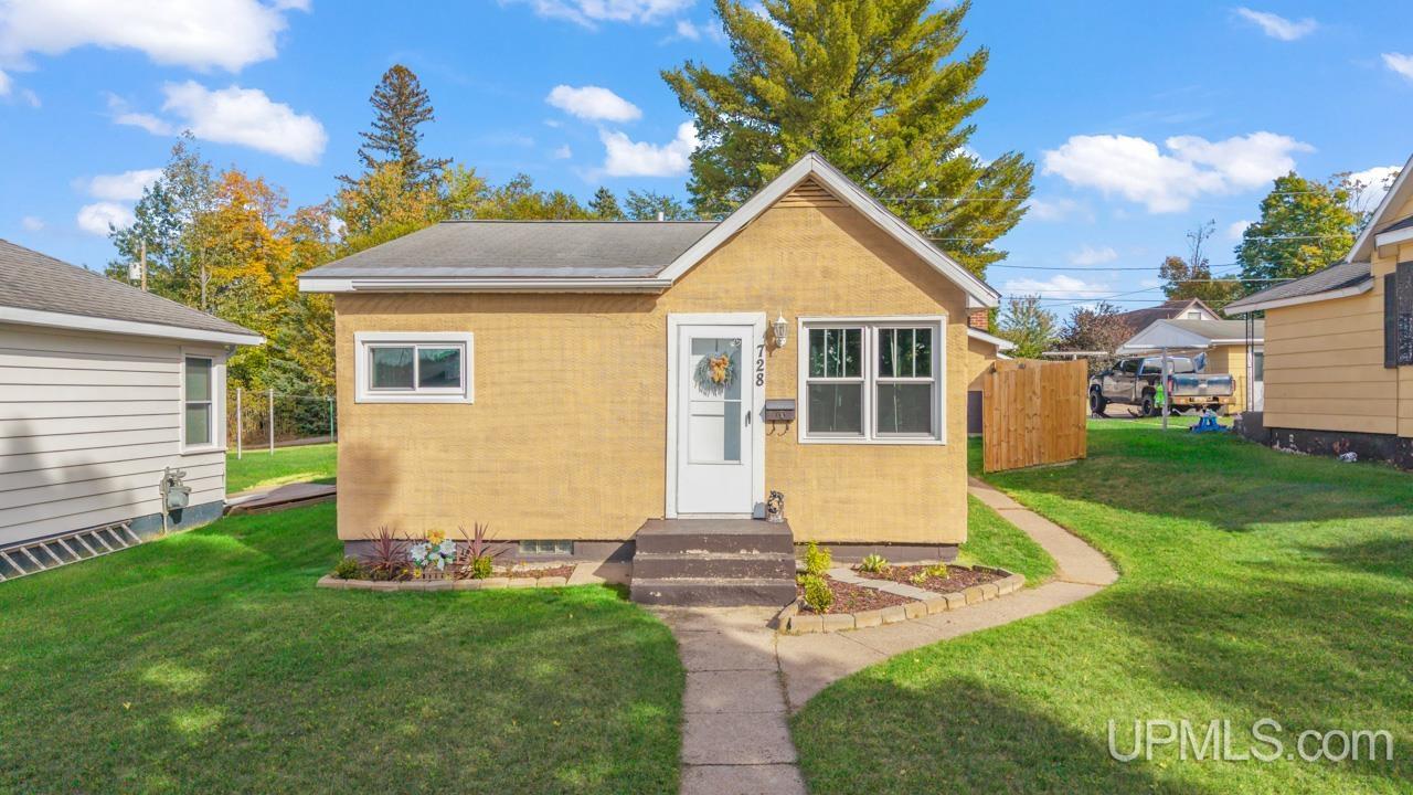 728 Saginaw Street — photo