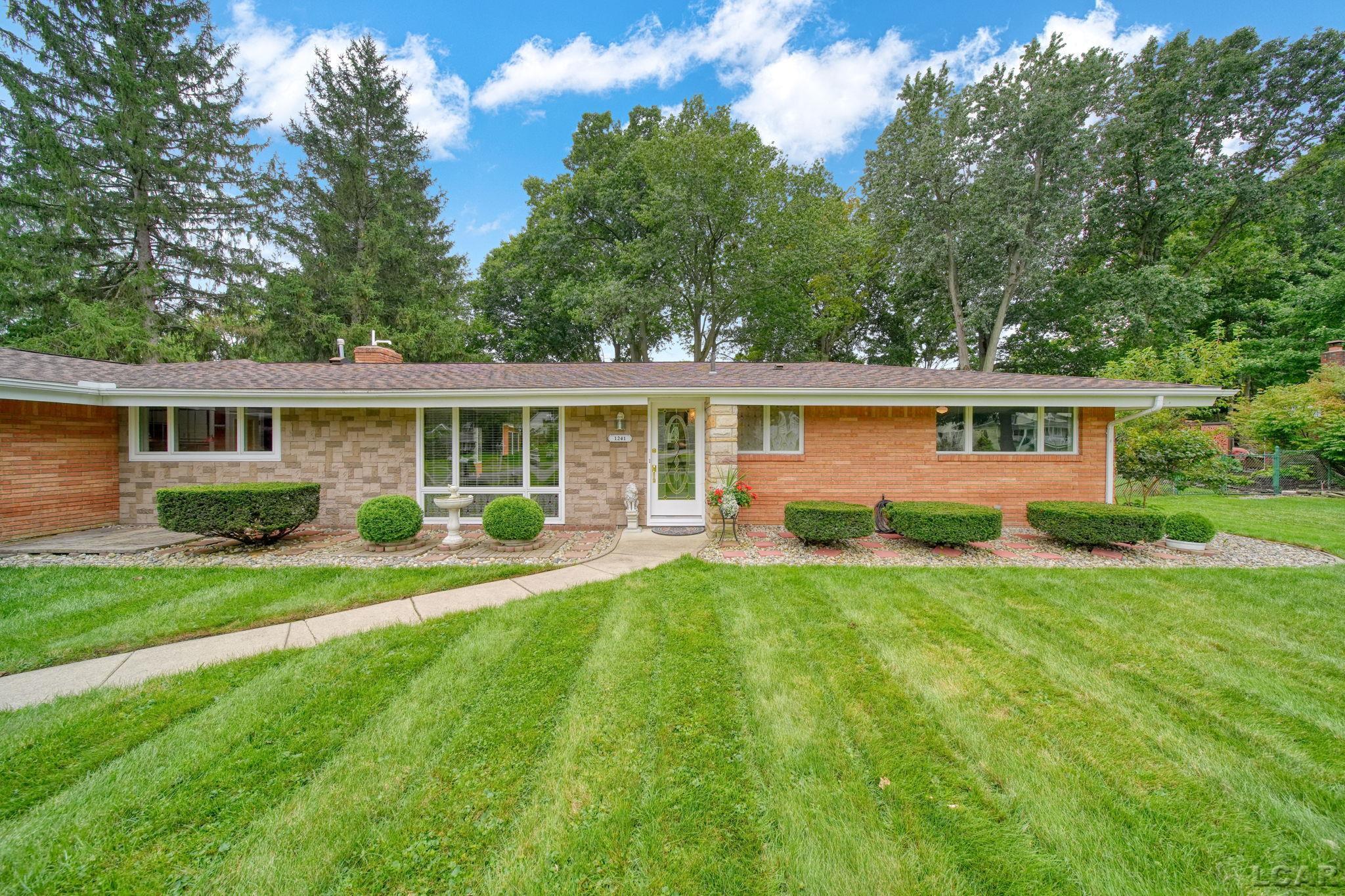 1241 E Oregon Road — photo