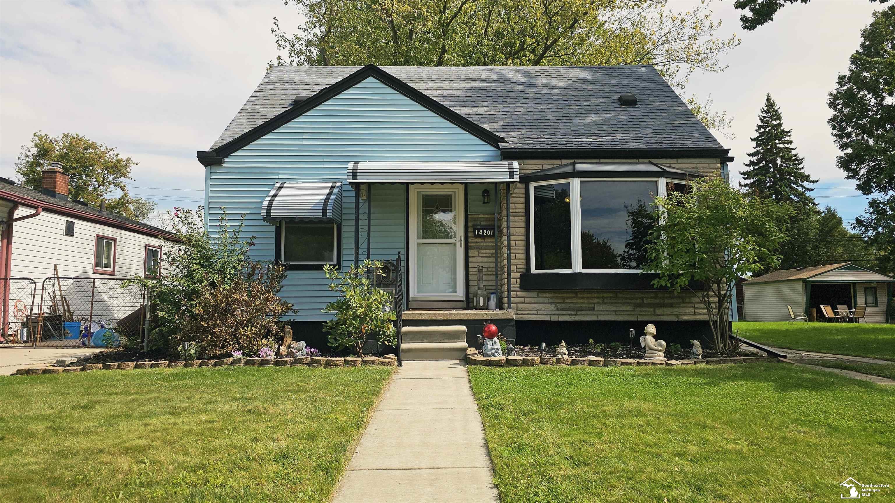 14201 Poplar Street — photo