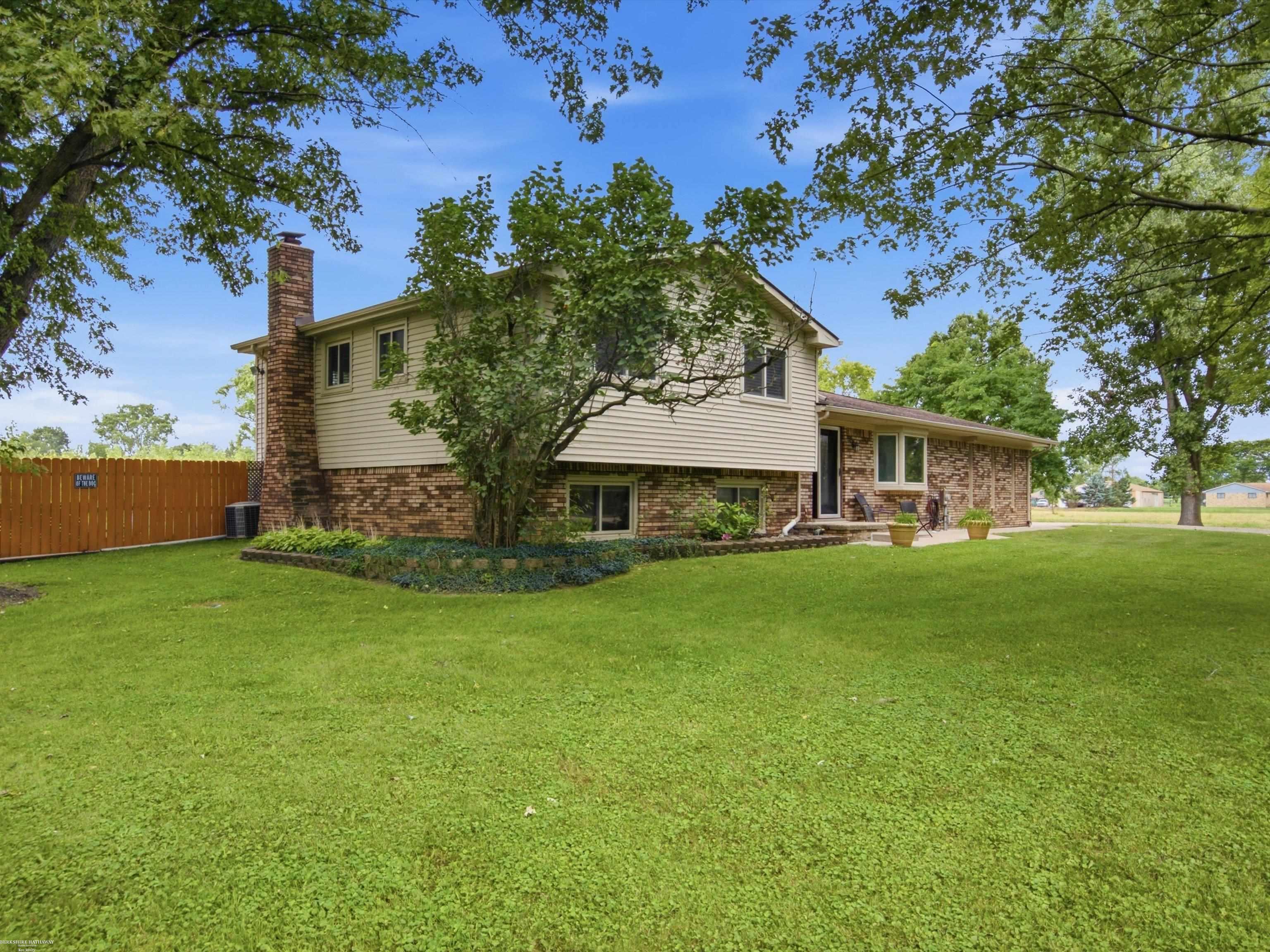 61111 Ray Center Road — photo