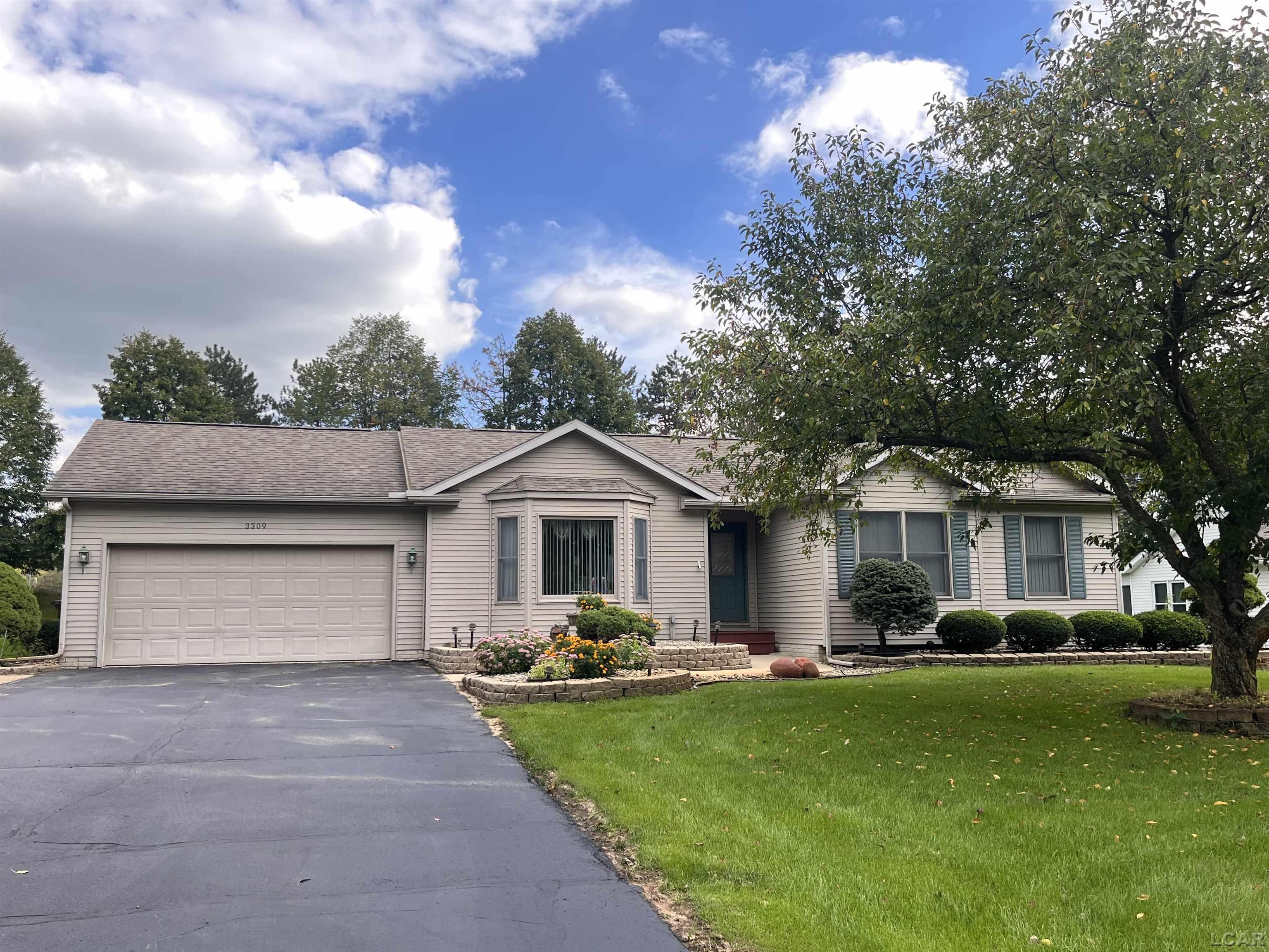 3309 Birch Run — photo