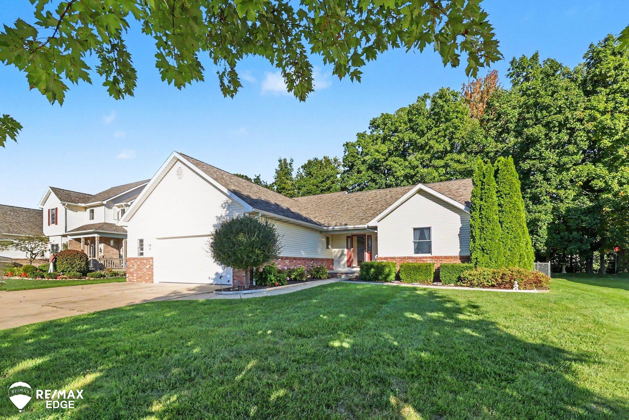 926 Village Drive — photo