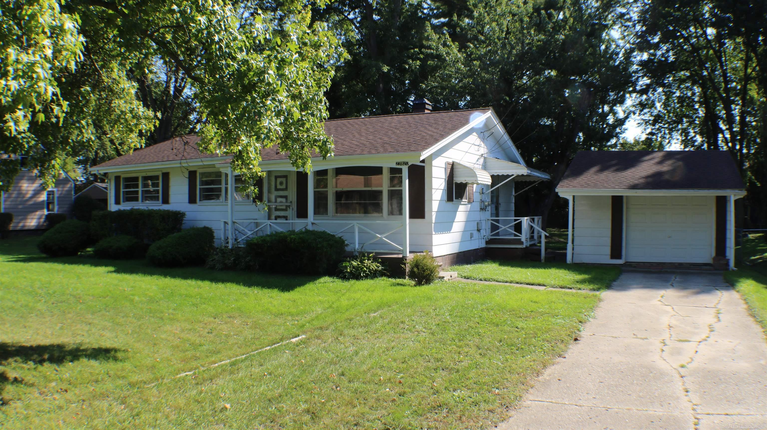 23820 Glenwood Street — photo