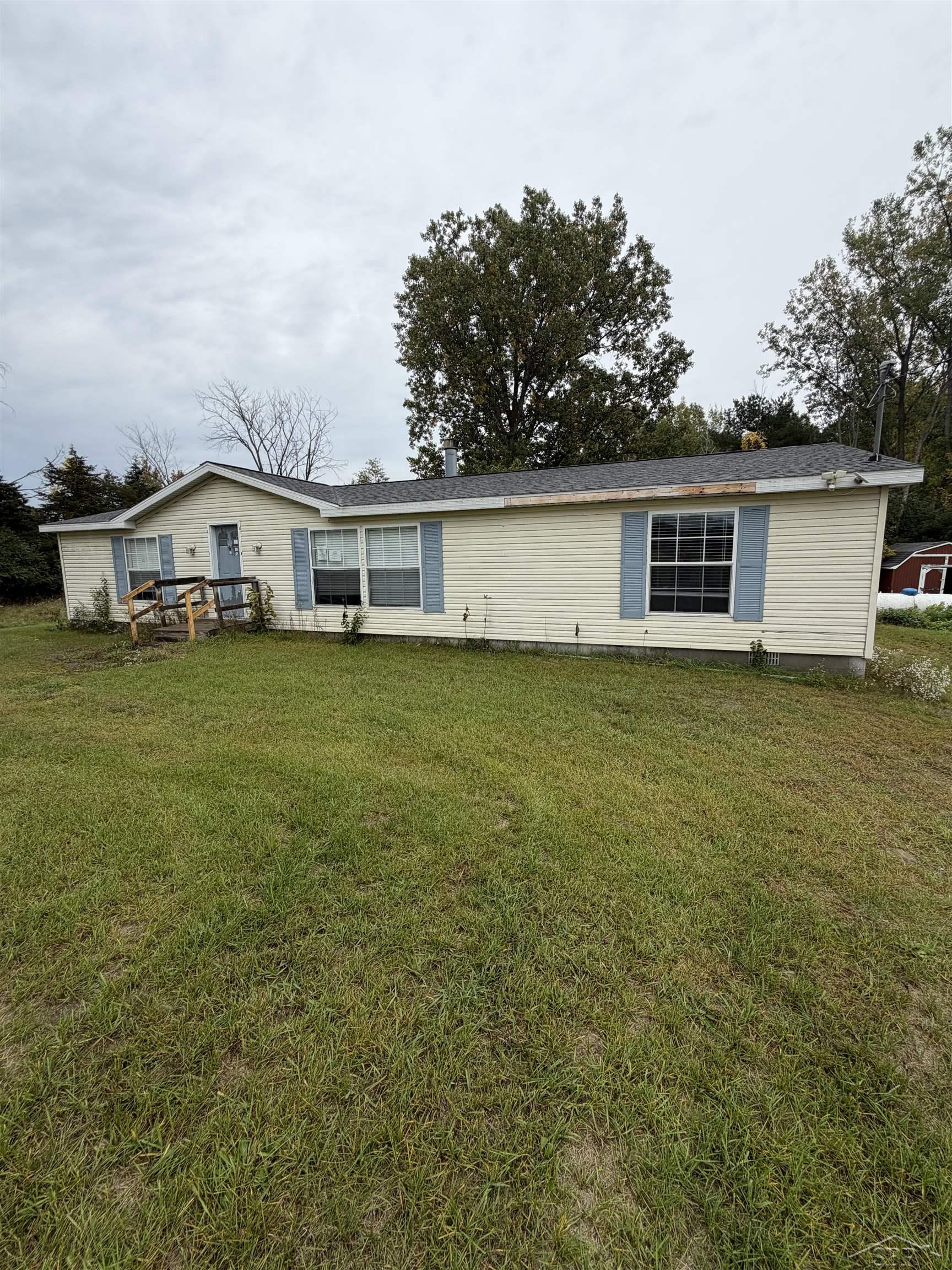 2119 S Eight Mile Road — photo