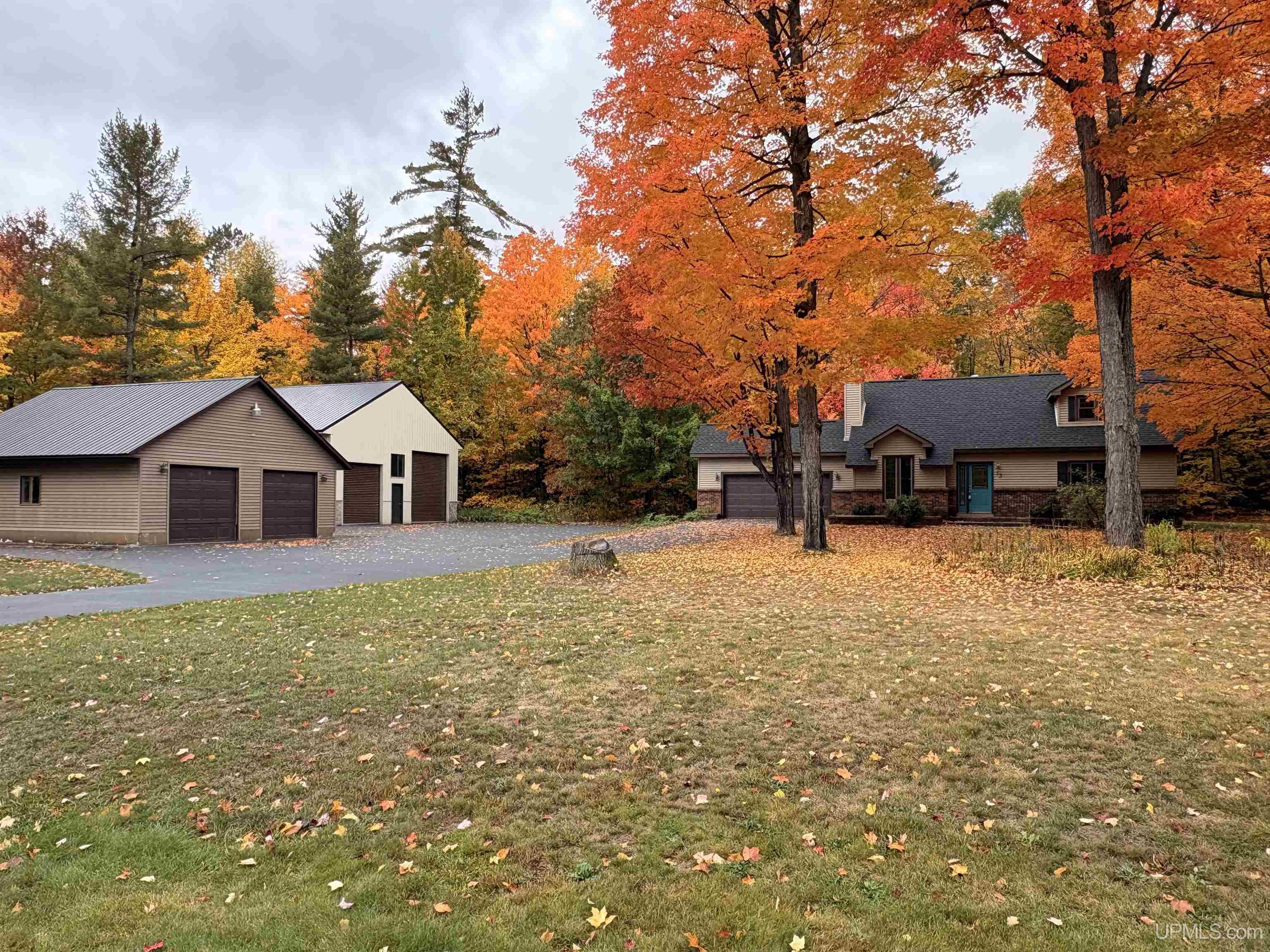 53 Feather Ridge Road — photo