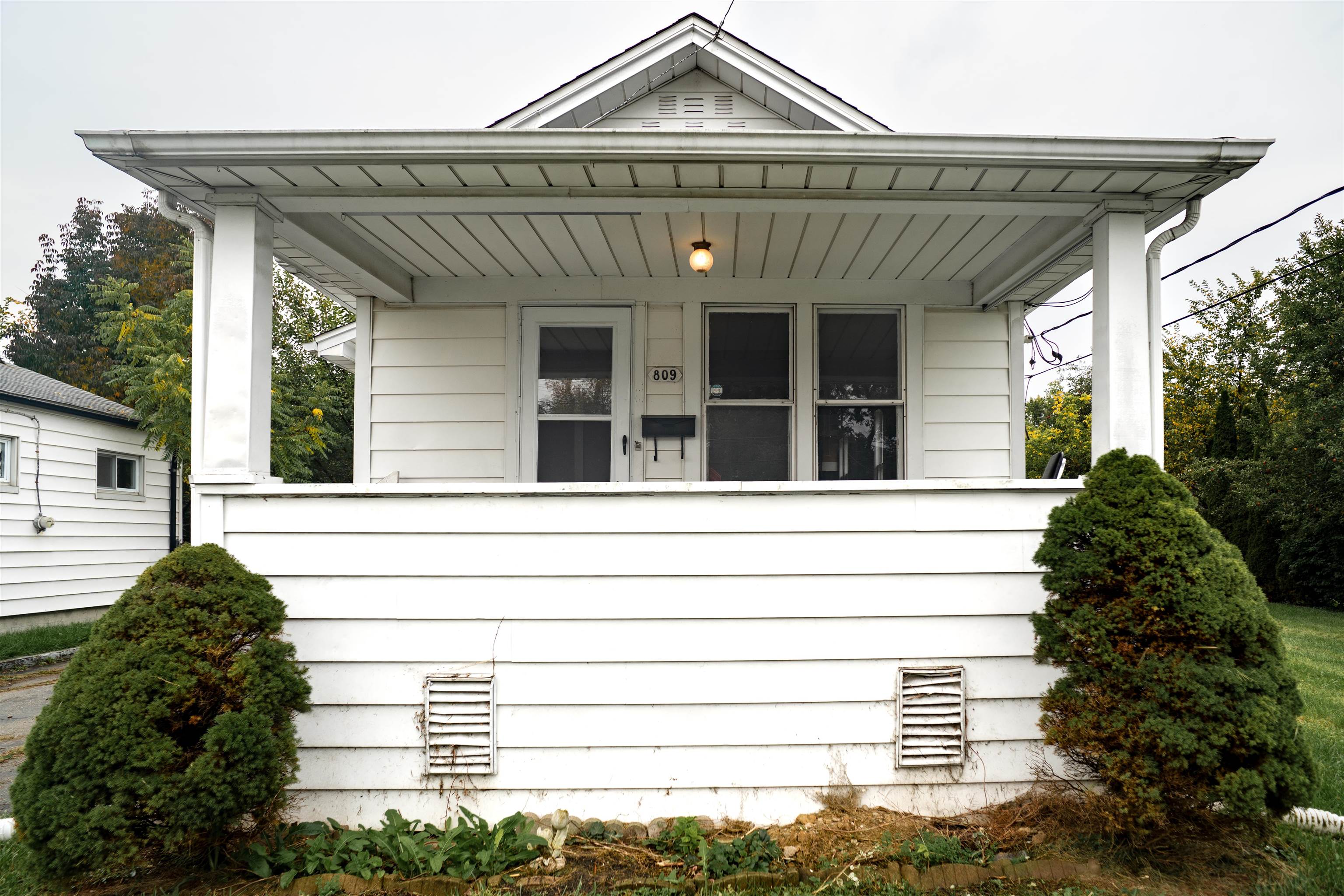 809 Campbell Street — photo