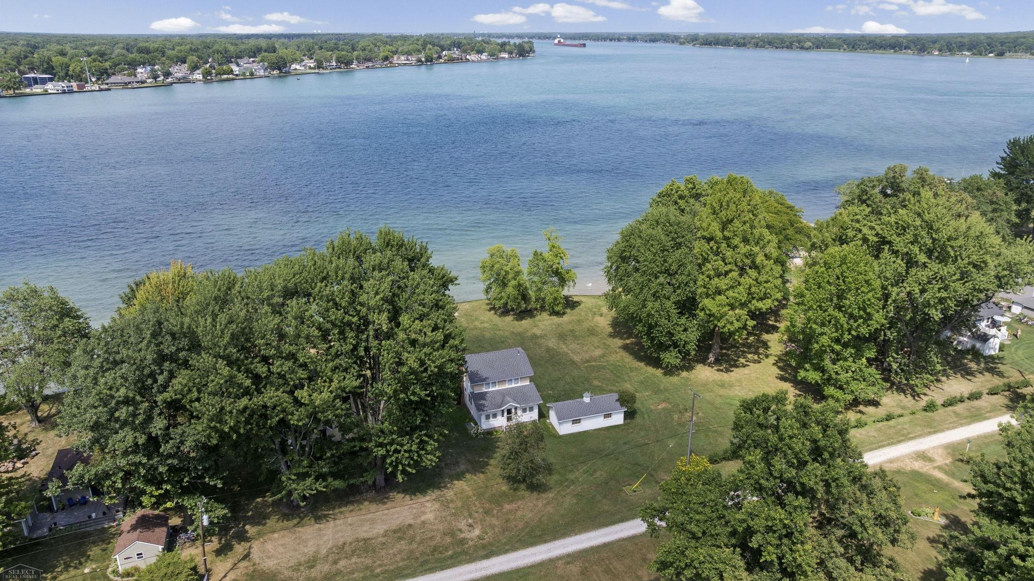 156 N Russell Drive — photo