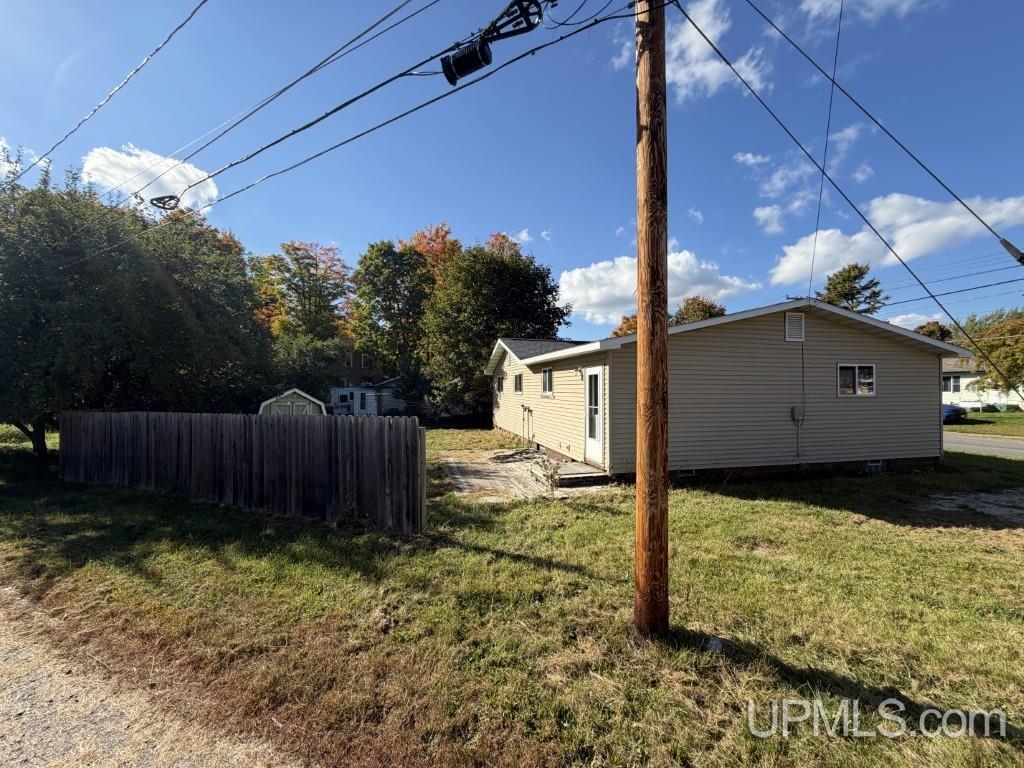 205 E Eastern Avenue, L'Anse, MI 49946 — photo 3