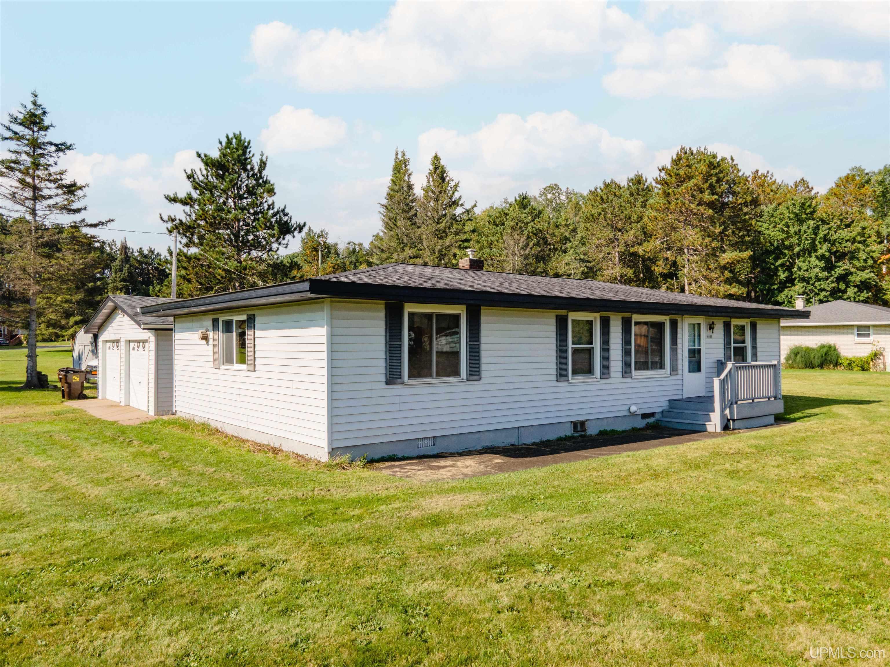 4105 US2 Highway — photo