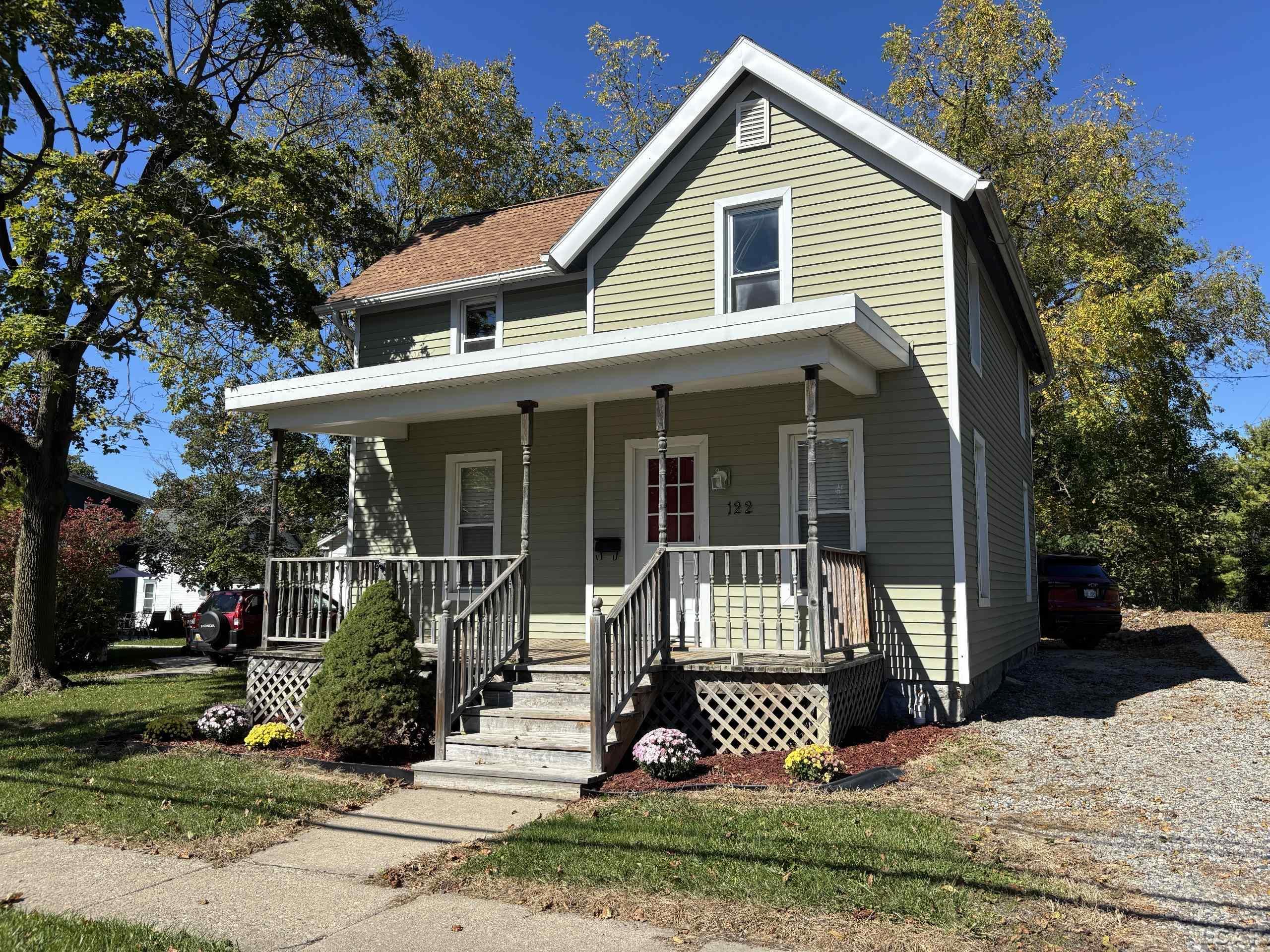 122 W Beecher Street — photo