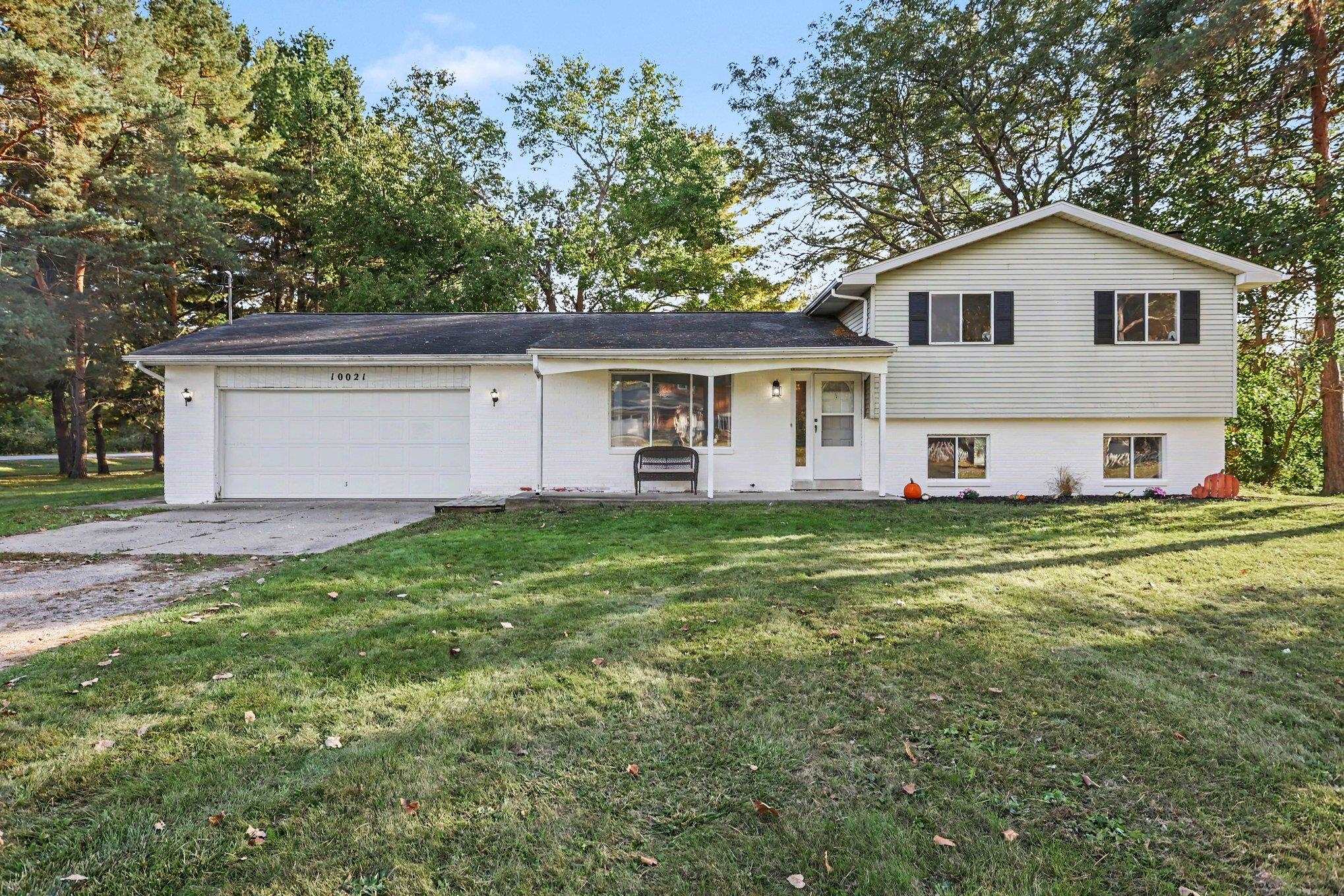 10021 Briarwood Lane — photo