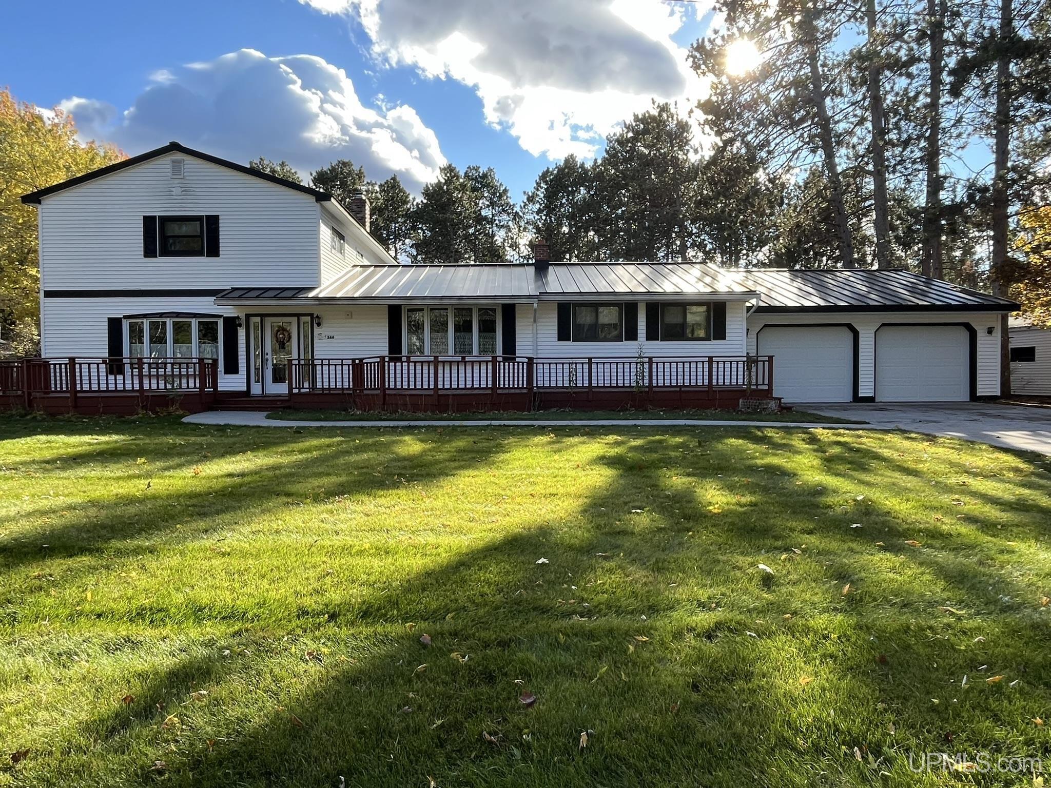 366 Lakewood Lane — photo