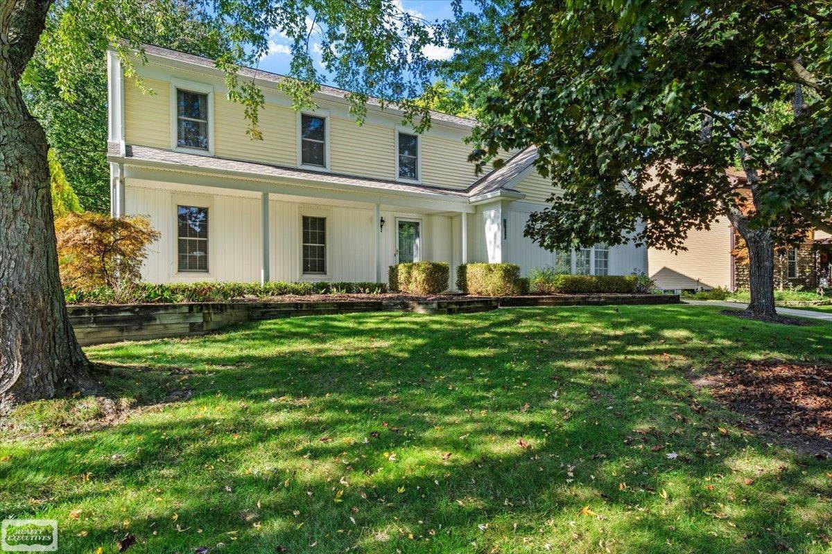 1037 E Fairview Lane — photo