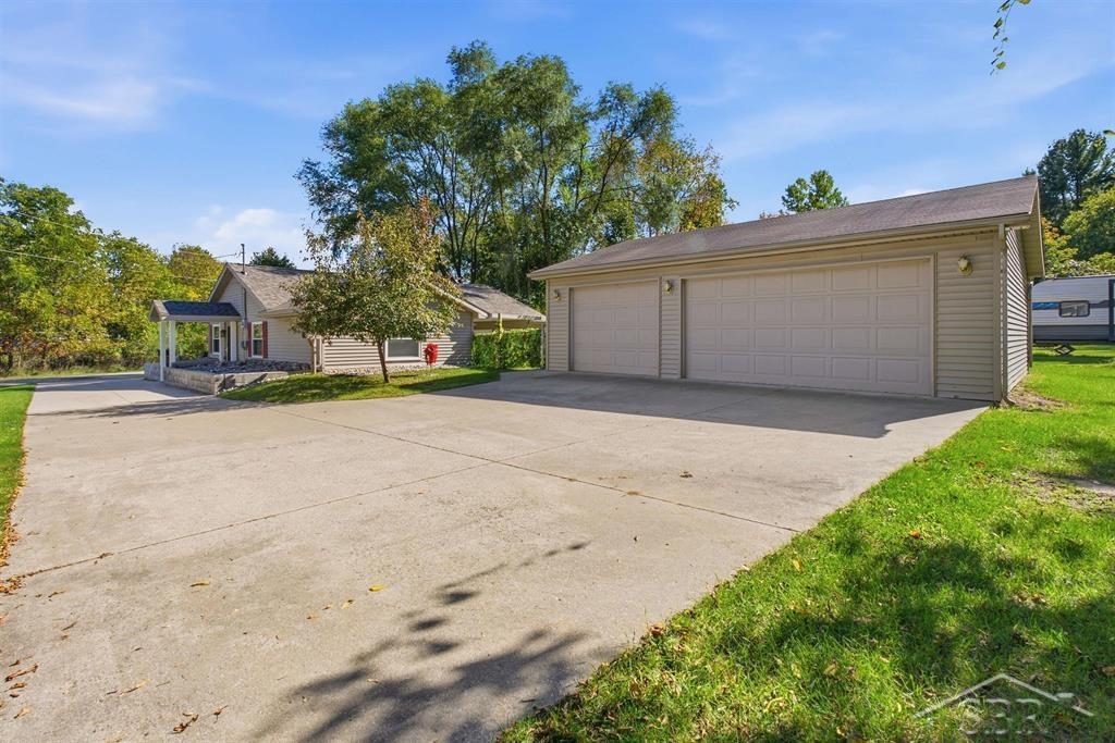 412 Lumm Street, Gladwin, MI 48624 — photo 2
