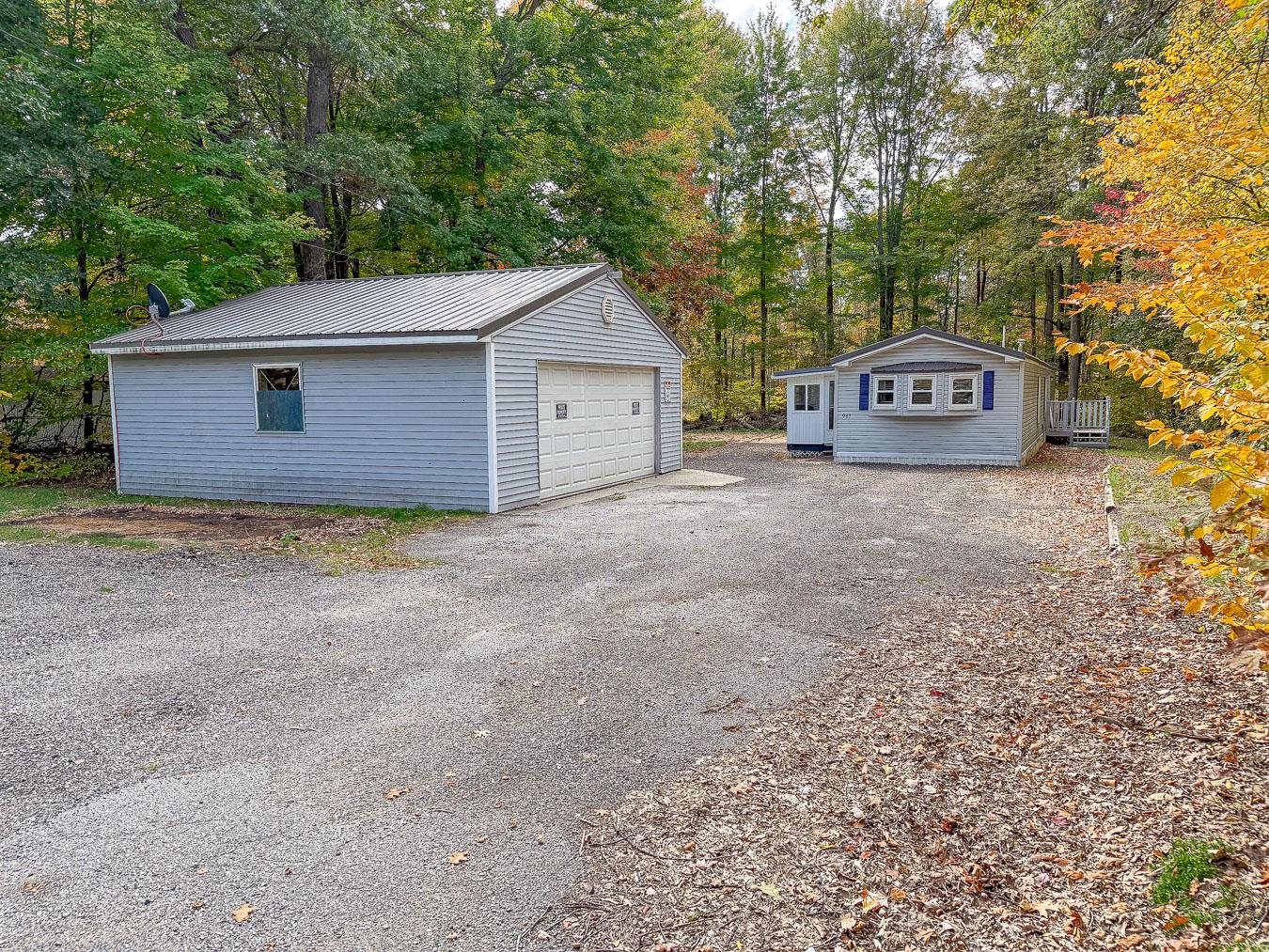 987 W MapleCrest Drive — photo