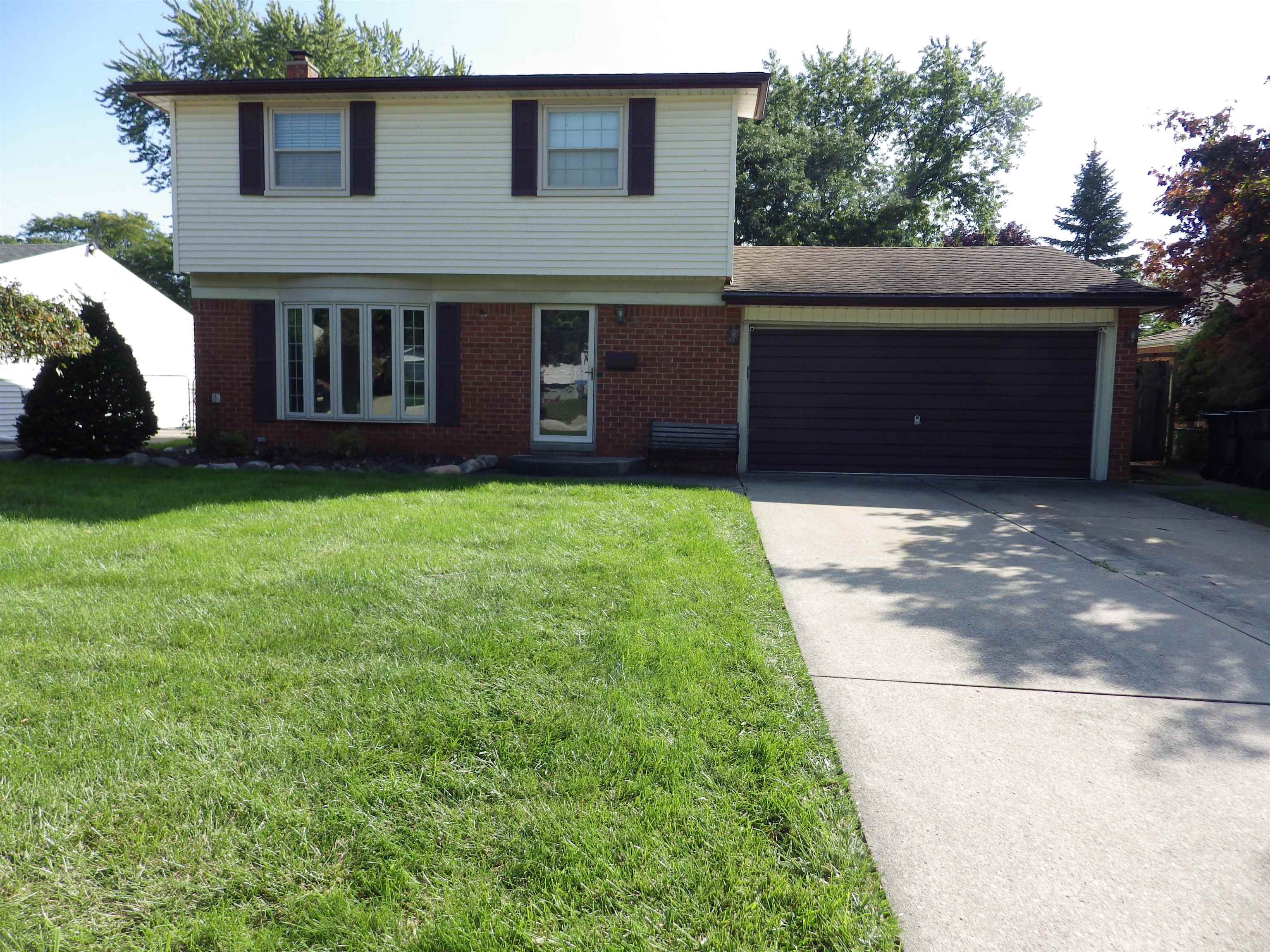 8244 Doncaster Drive — photo
