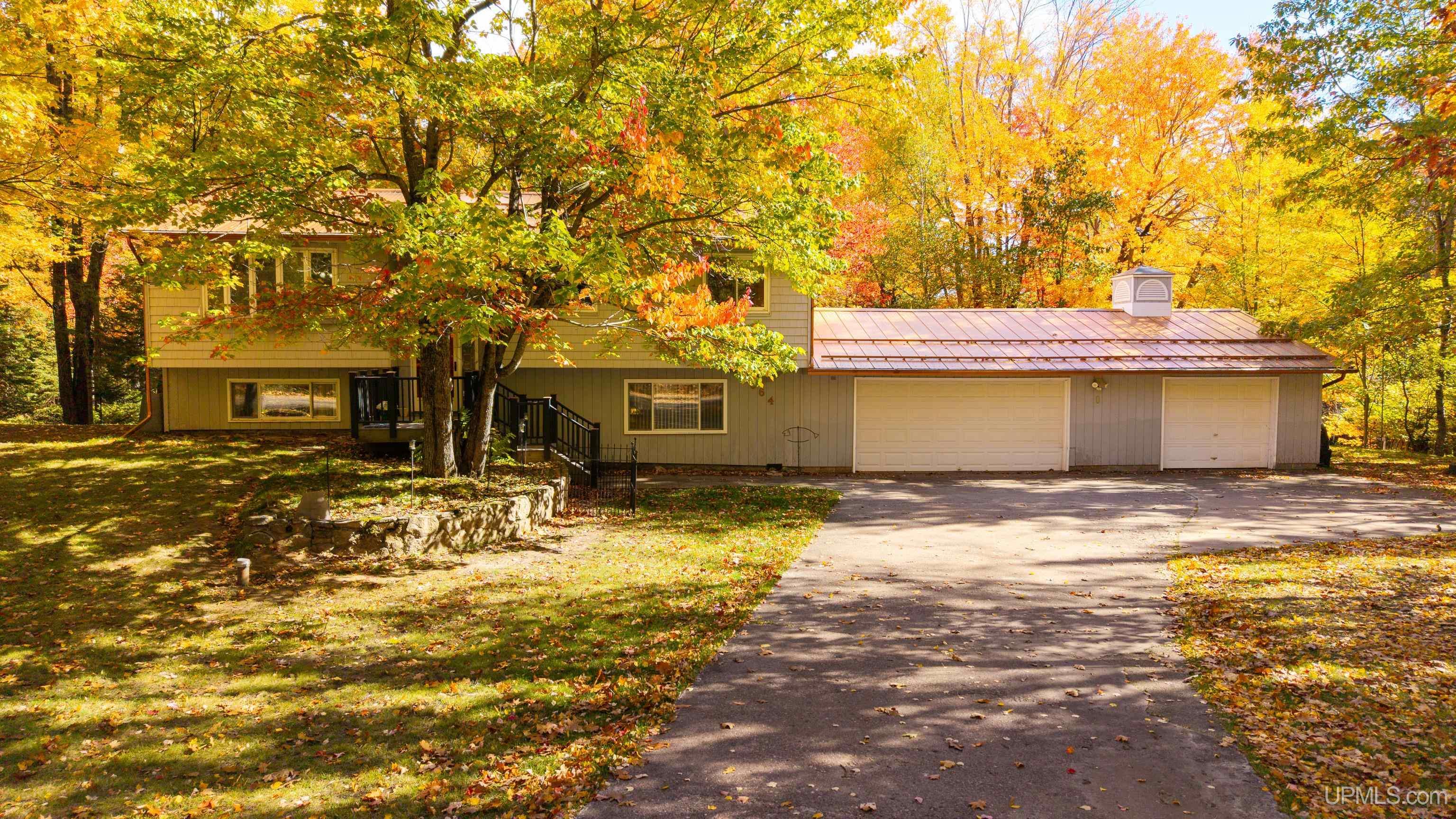 664 N Maple Hill Drive — photo