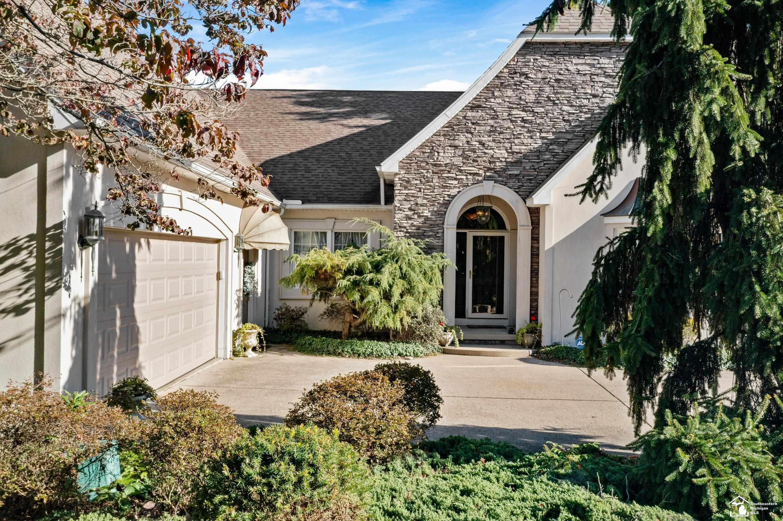 729 E Hurd Road, Monroe, MI 48162 — photo 2