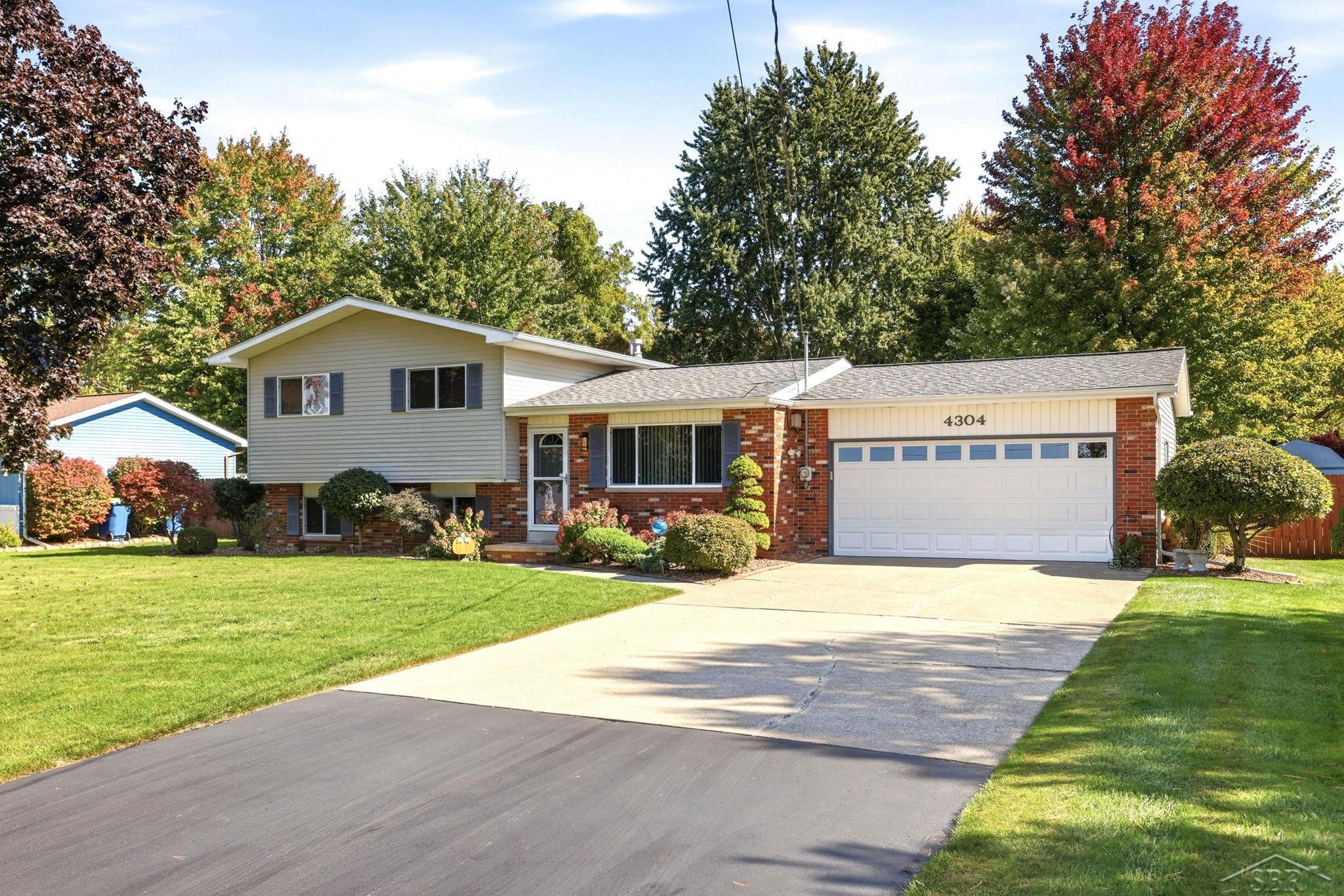 4304 Meadowbrook Drive — photo