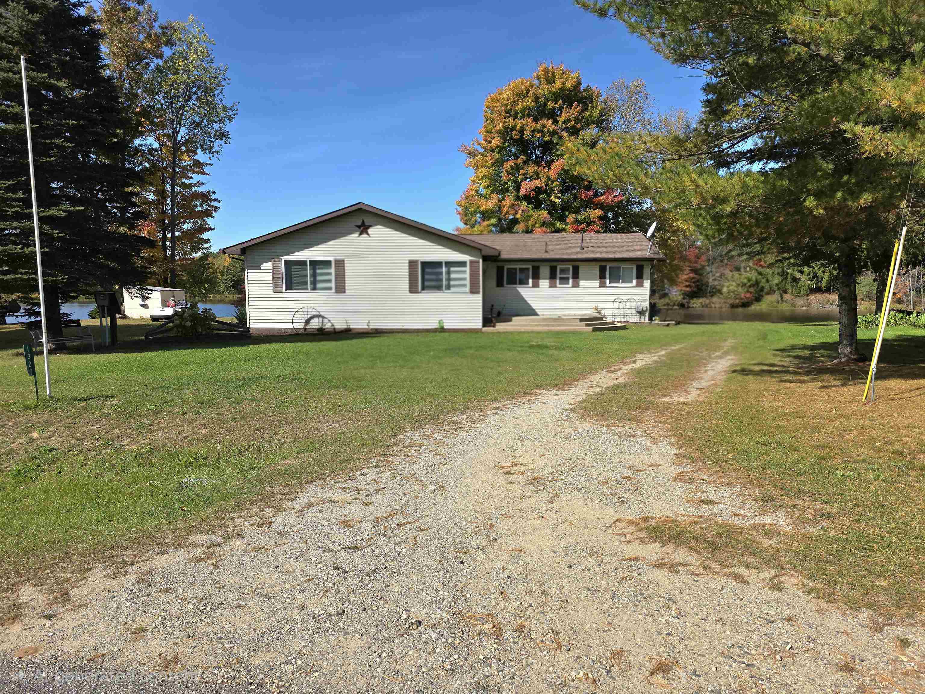 1327 Lakeview Drive — photo