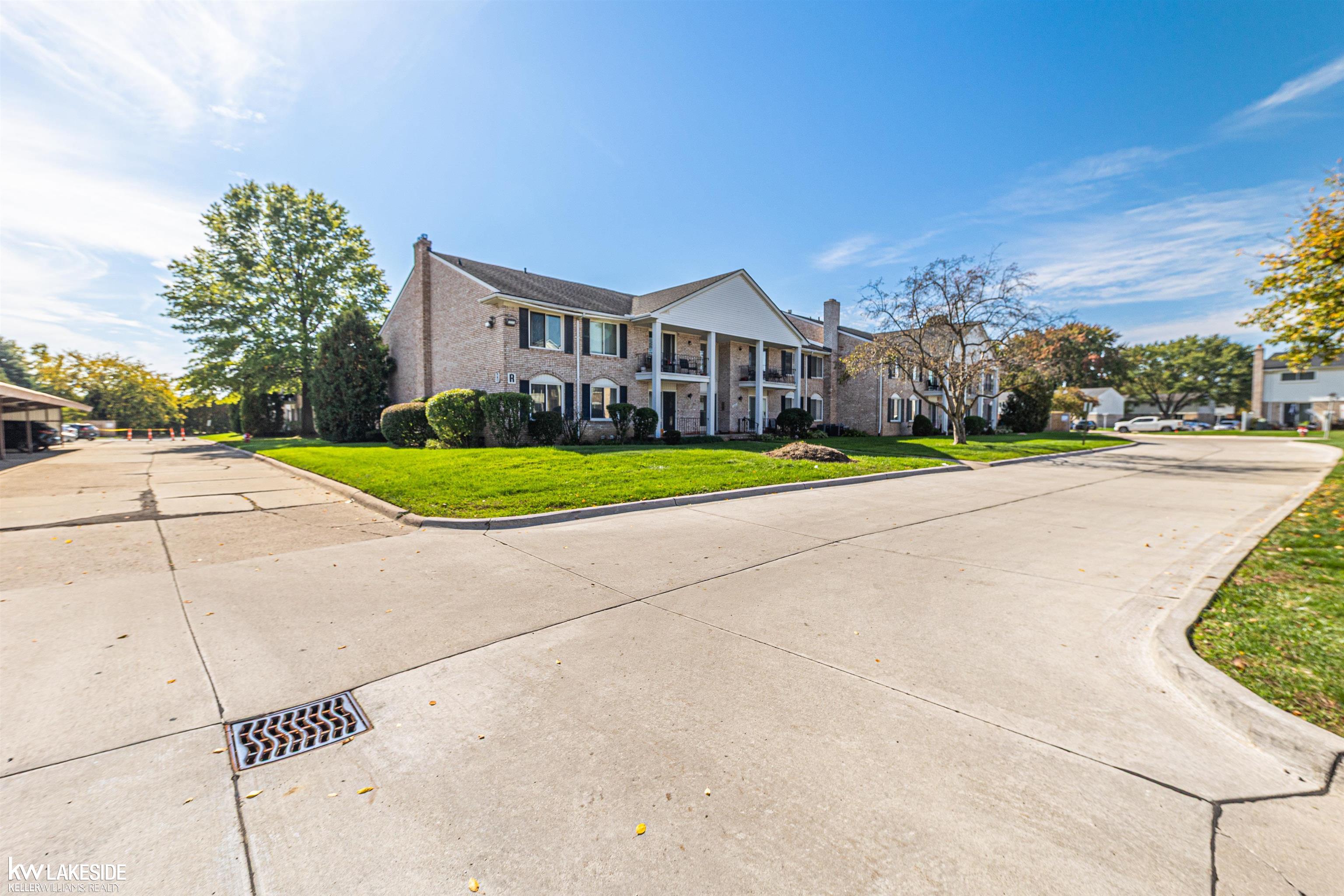 14211 Ivanhoe Drive Unit 1 Building R — photo