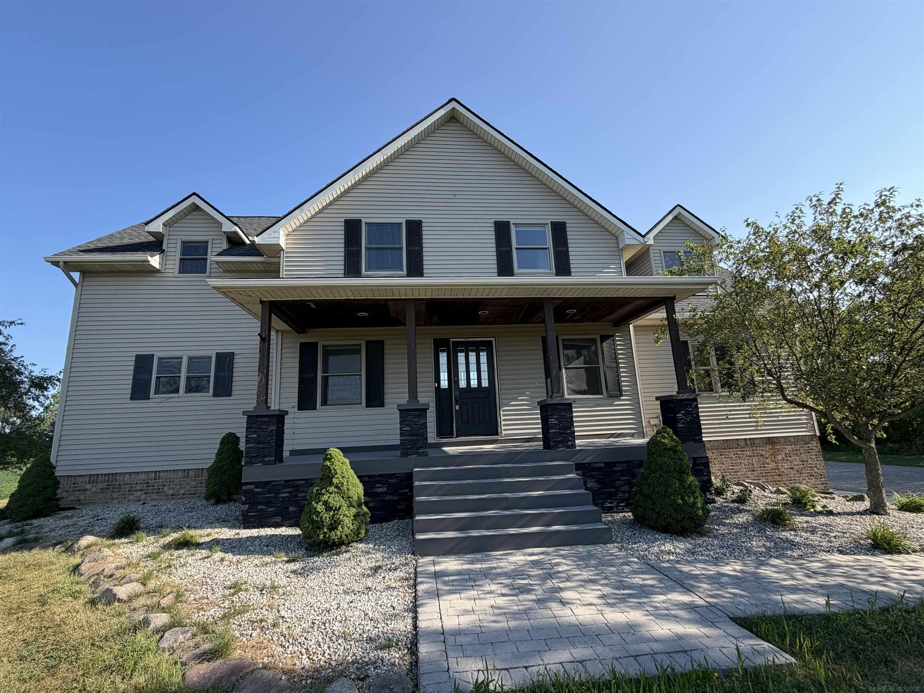 10010 Alpine Road — photo