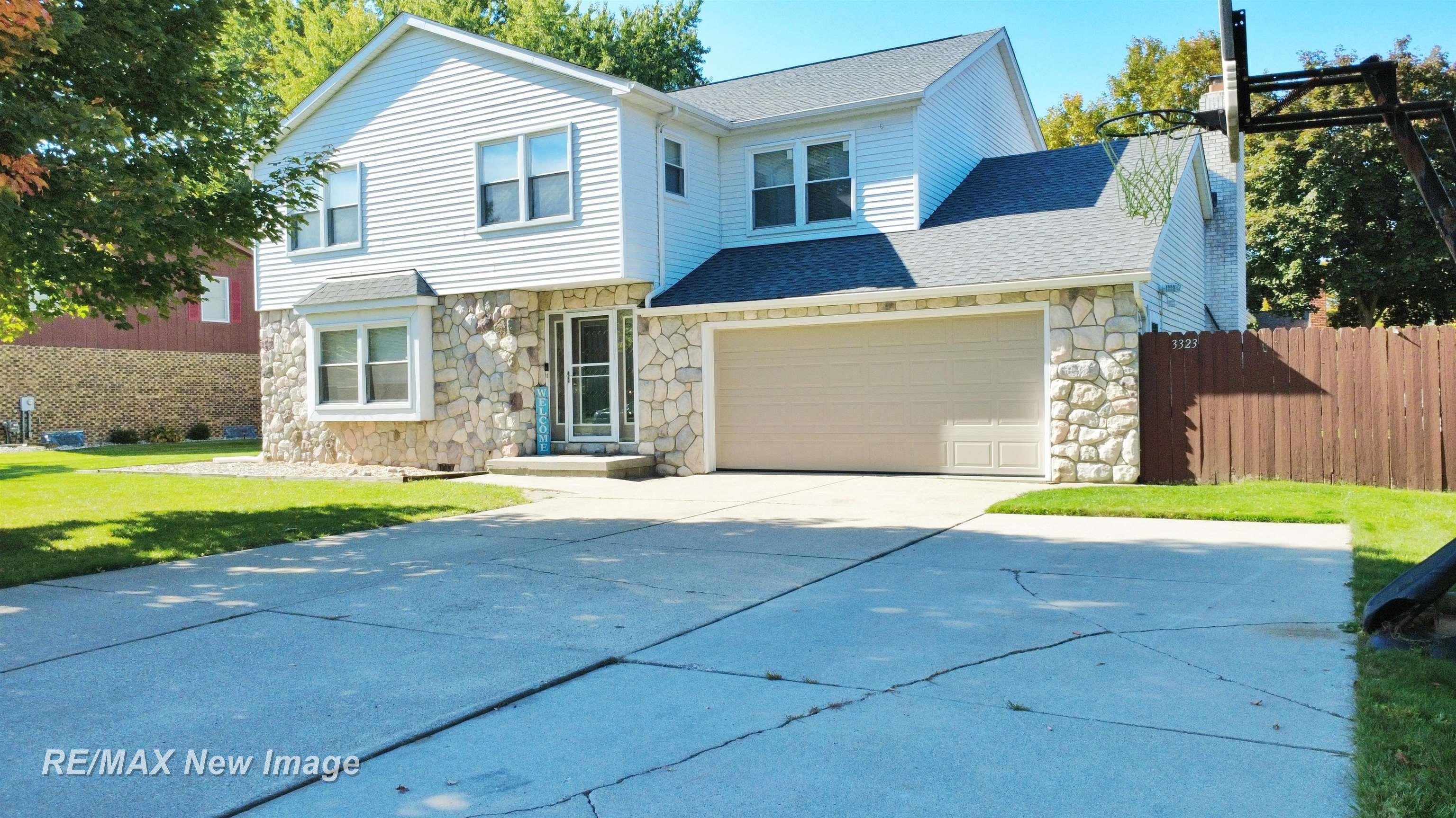 3323 E Wintergreen Drive — photo