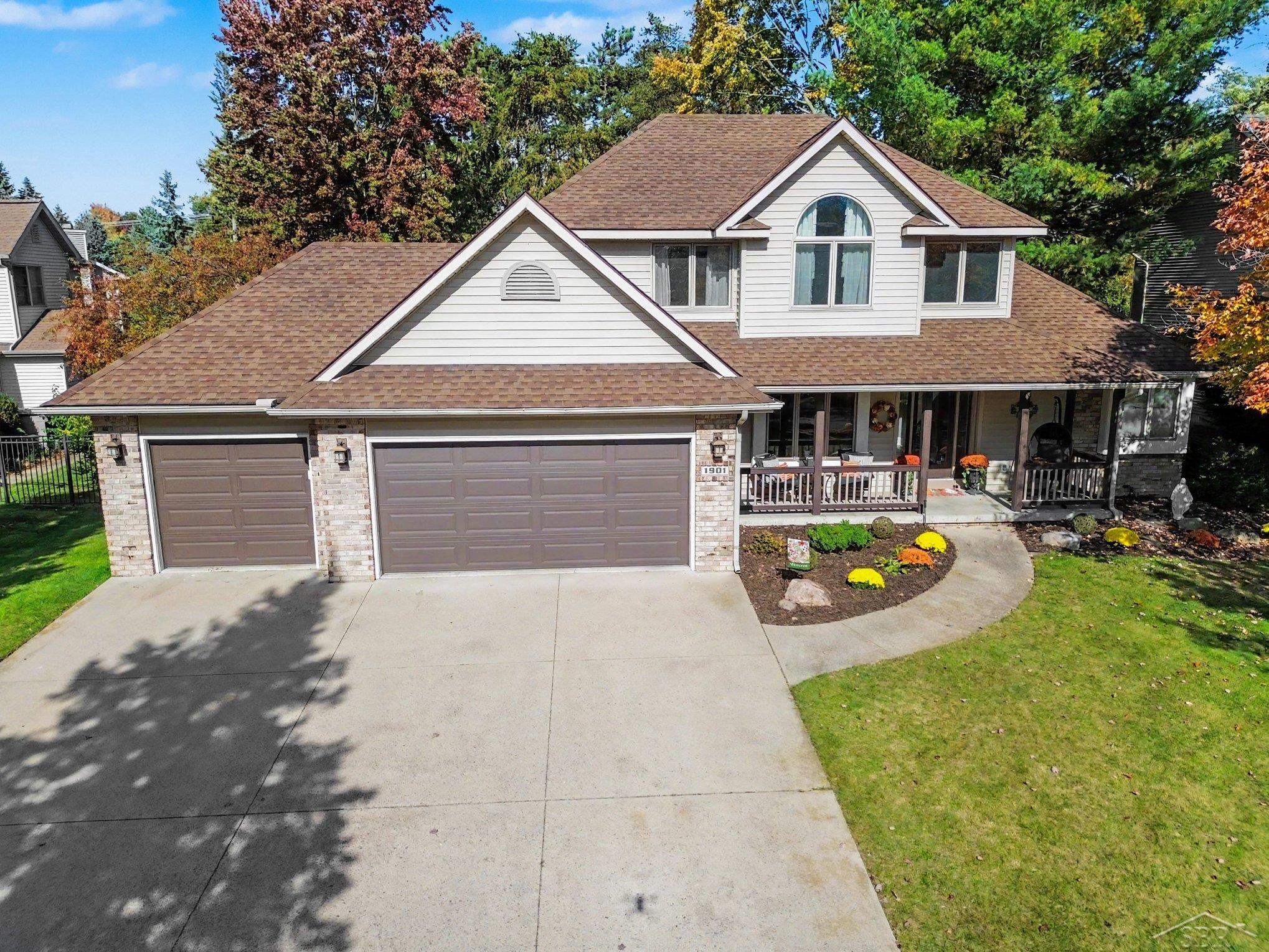 1901 E Trailwood Circle — photo