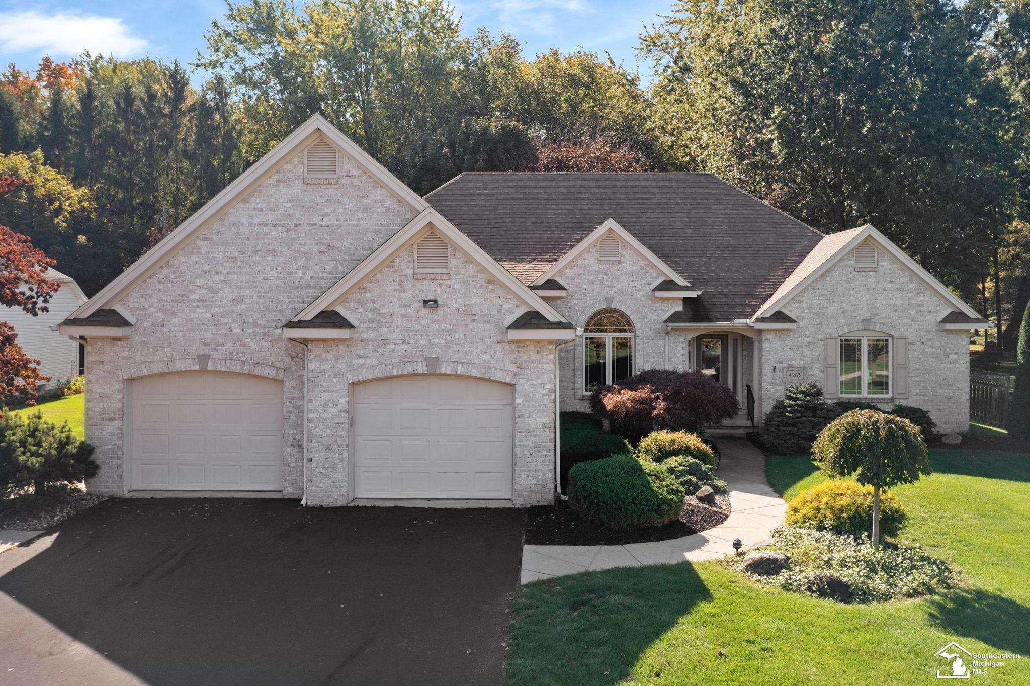 4263 Deerfield Woods Drive — photo