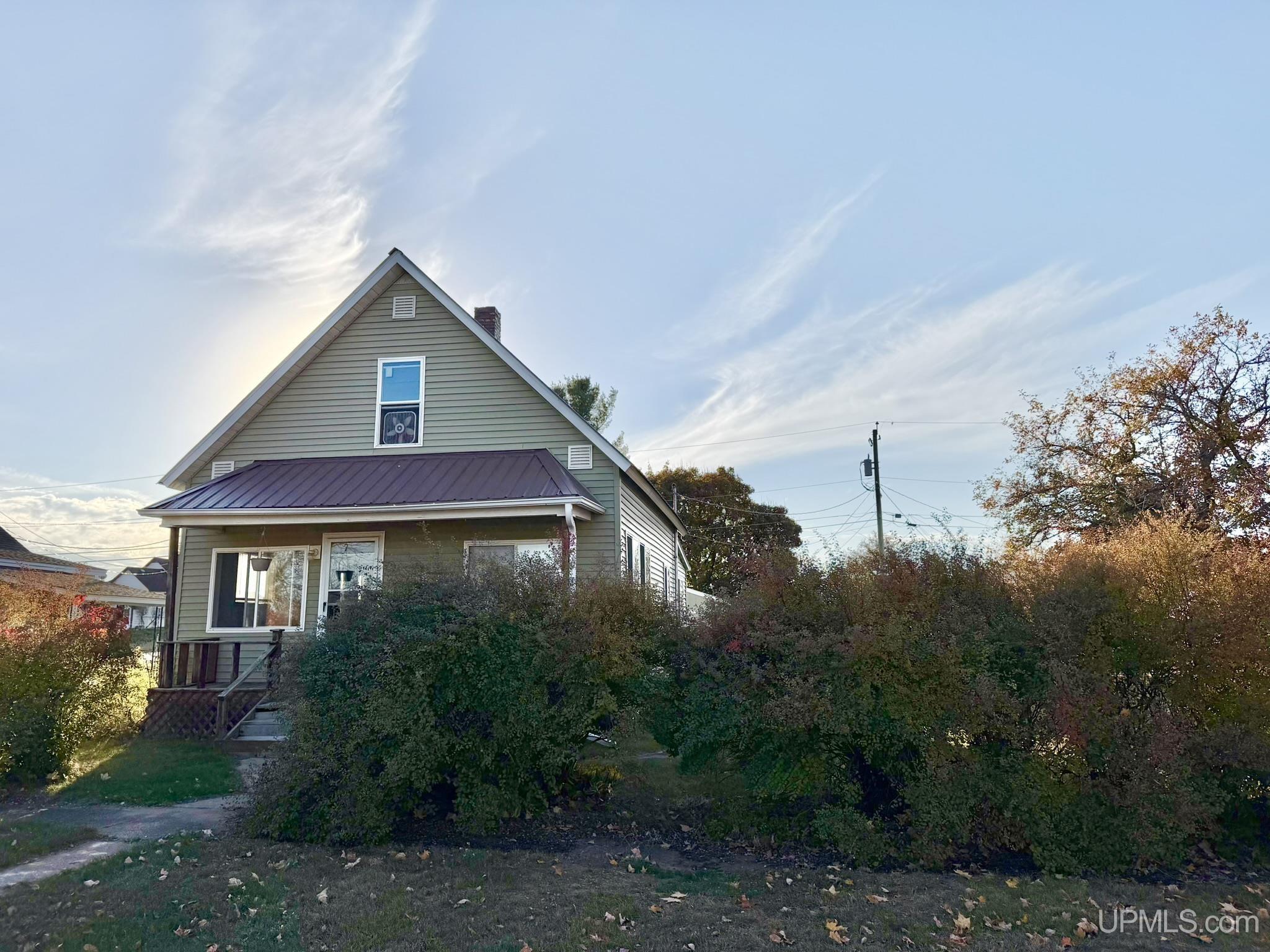 605 Ash Street — photo
