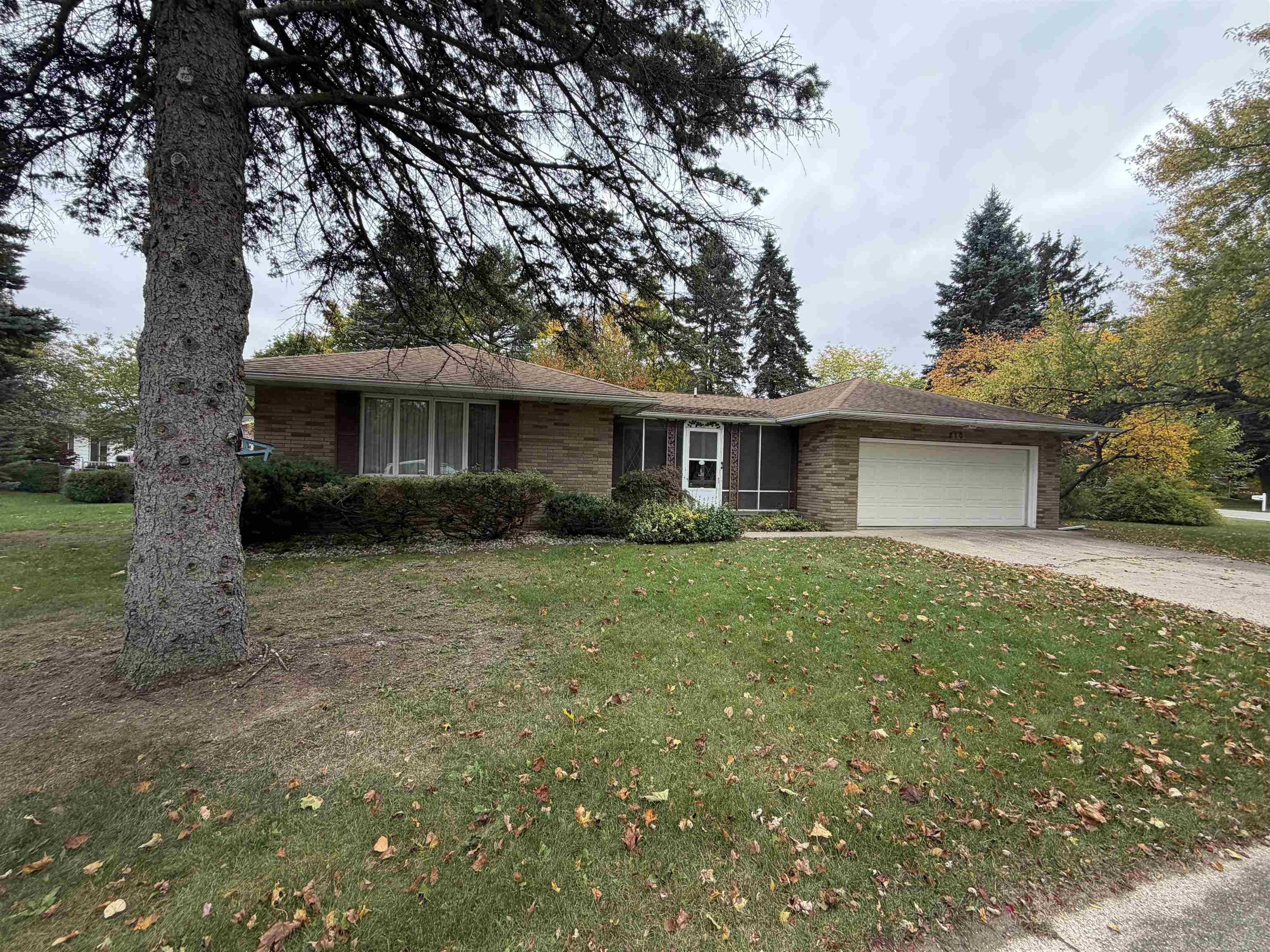 210 West Drive — photo