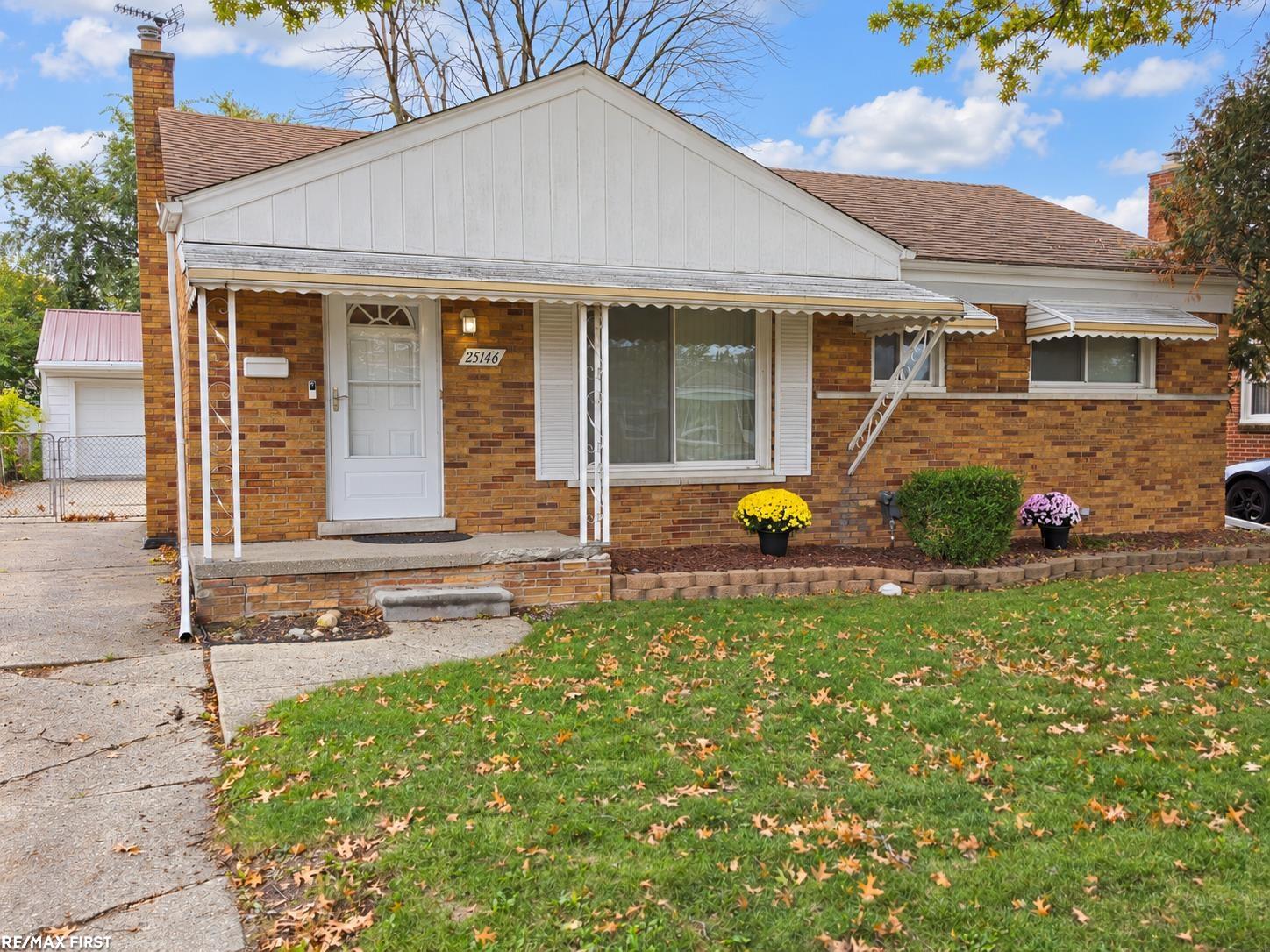 25146 Ronald Street — photo