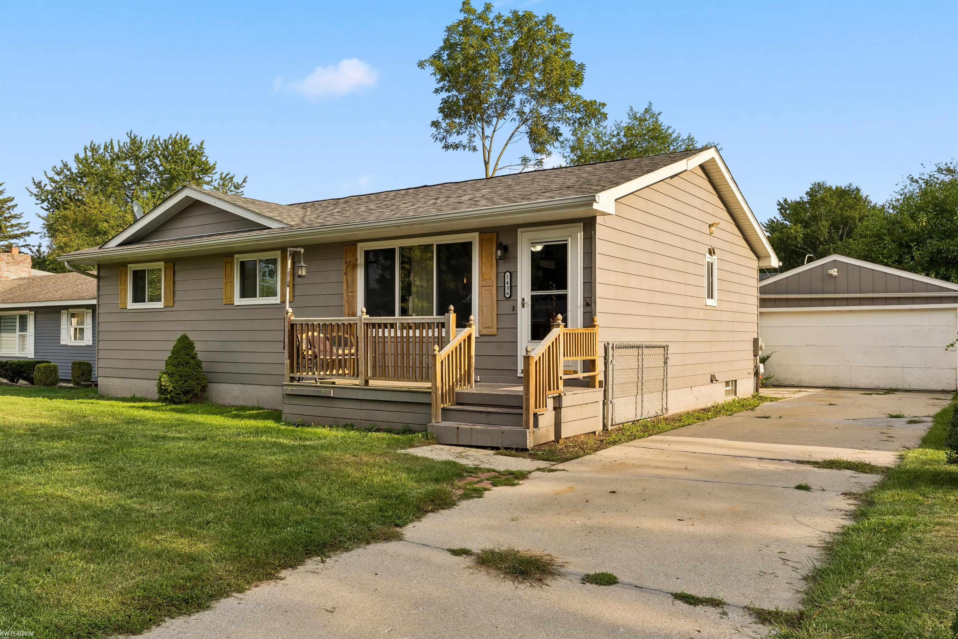 1436 Devonshire Lane — photo