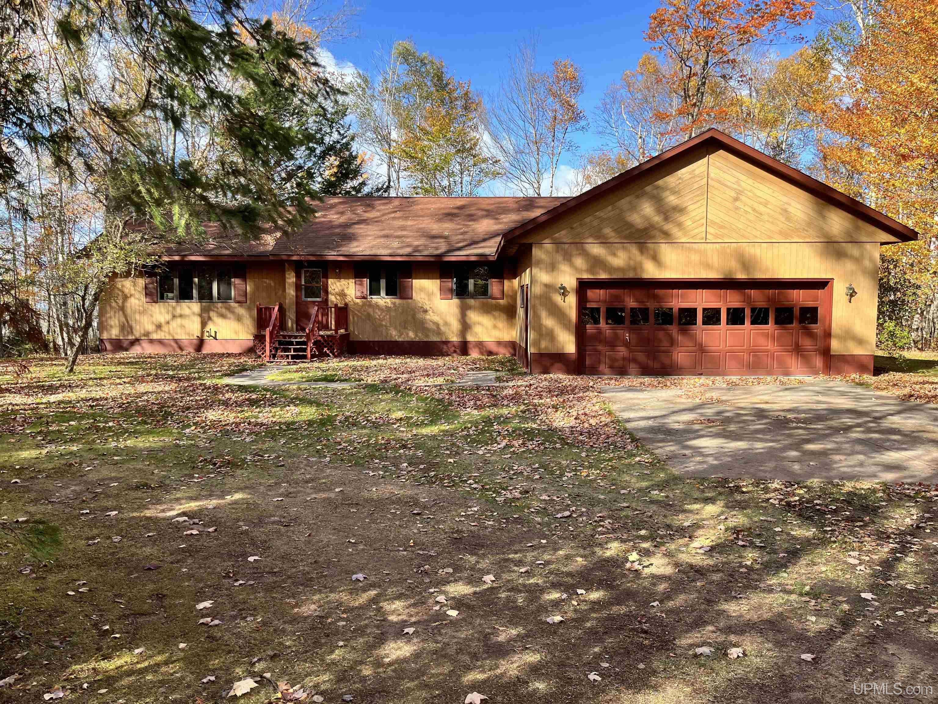 18820 Lakeshore Drive — photo