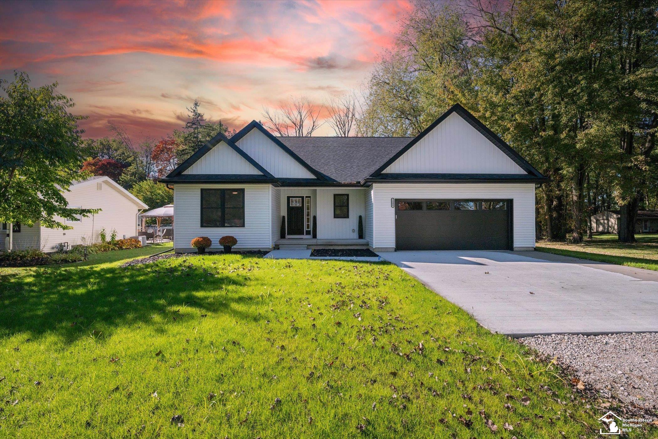 7085 Maplewood Drive — photo