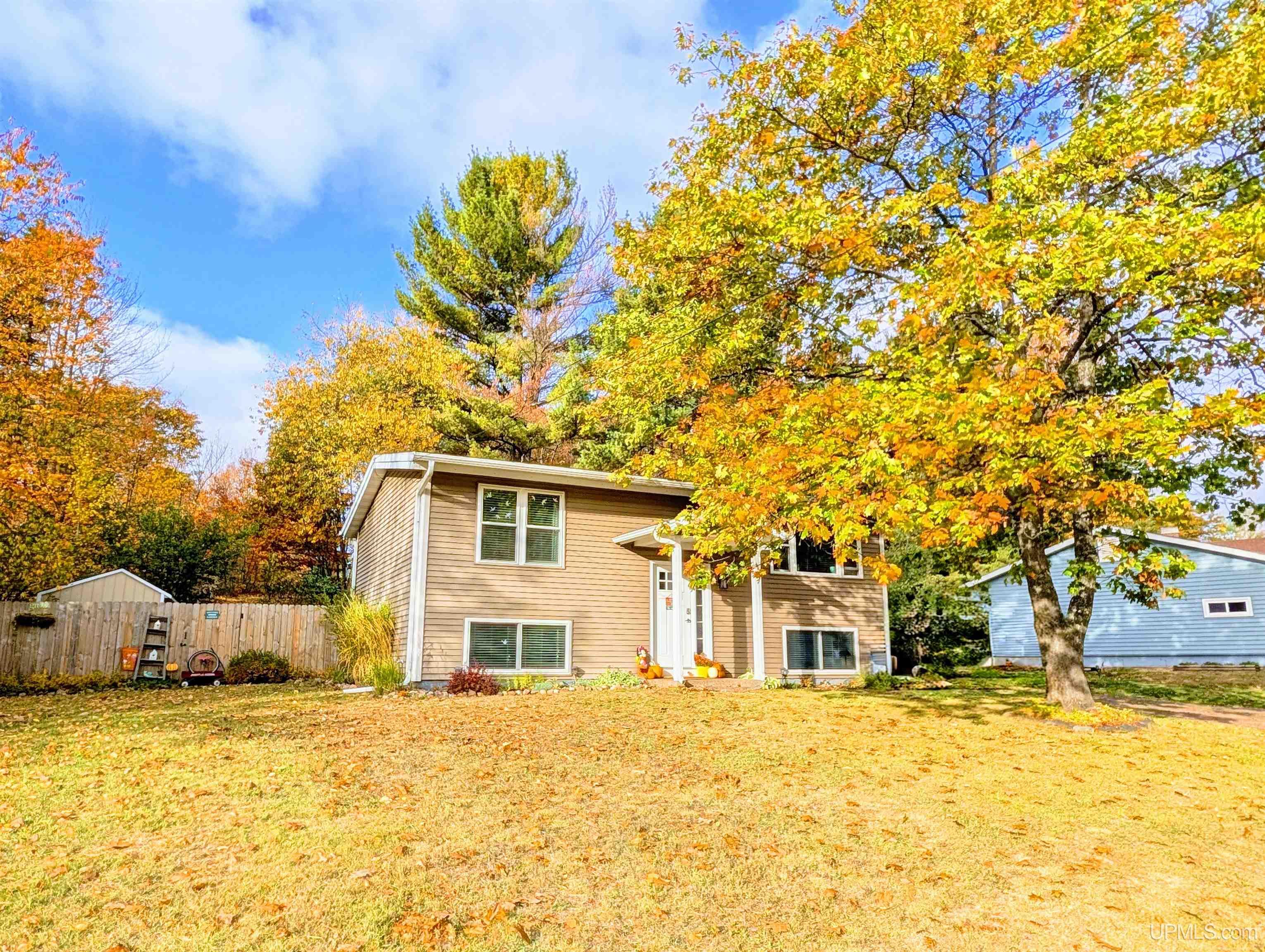 128 Sunset Drive — photo
