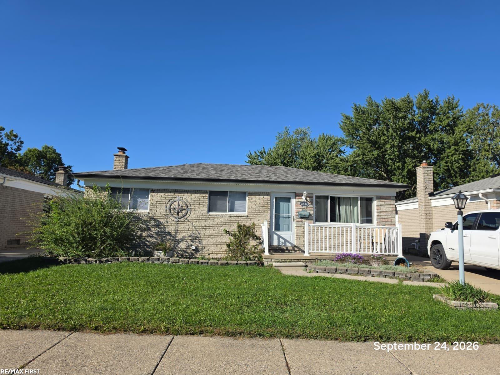 21547 Raymond Street — photo